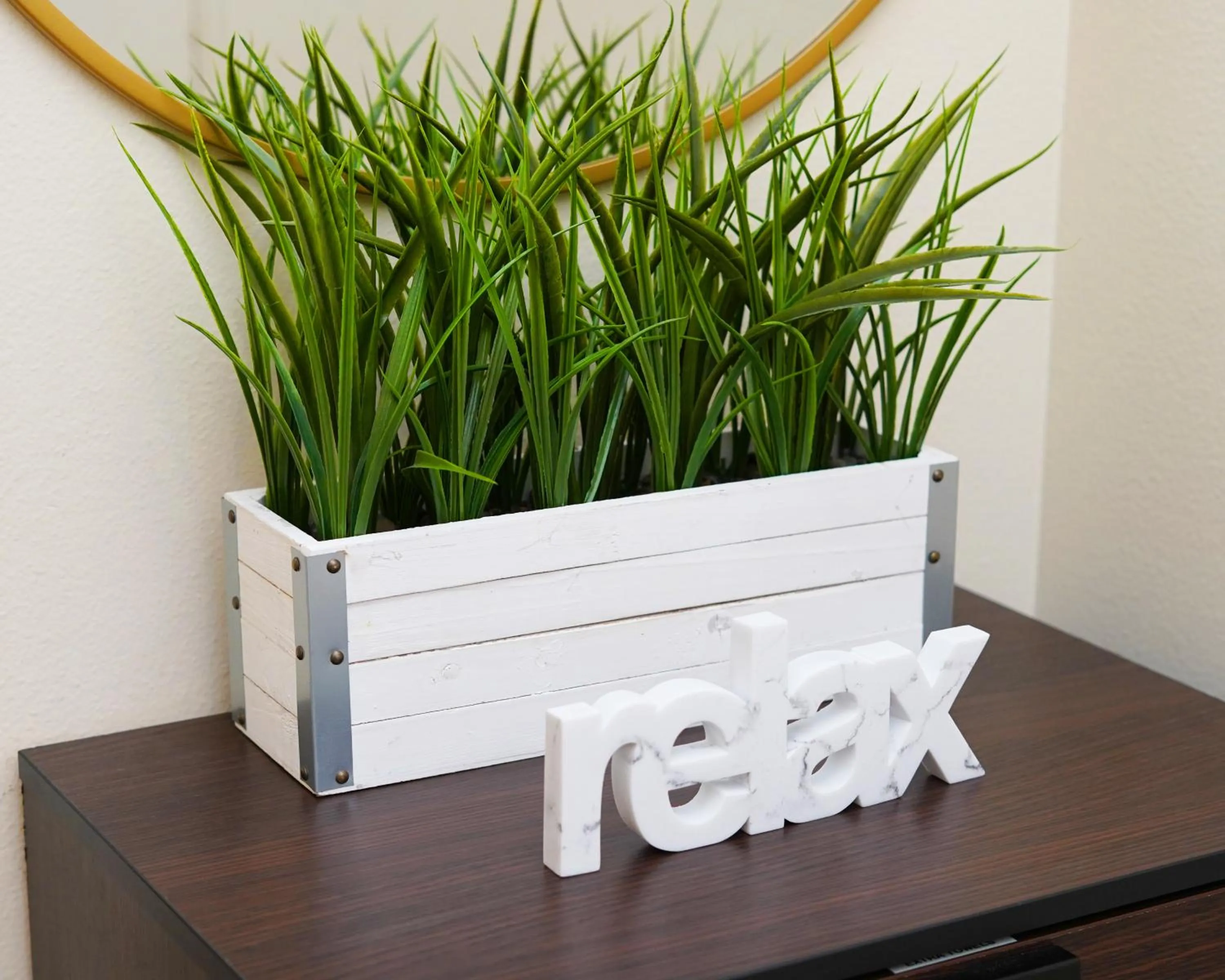 Text overlay in Top Floor Water View Oasis near Space Needle & Cruise