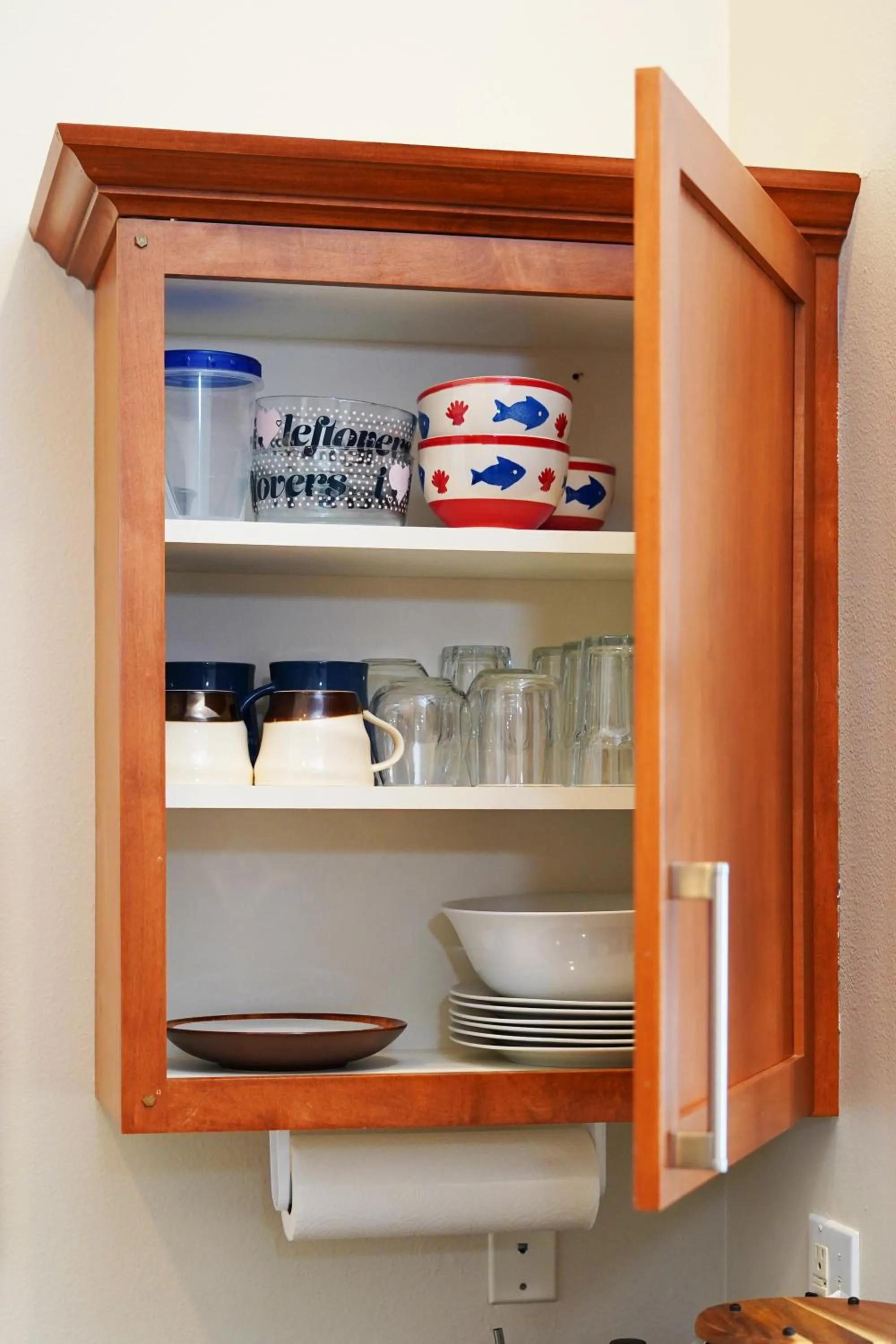 Kitchen or kitchenette in Top Floor Water View Oasis near Space Needle & Cruise