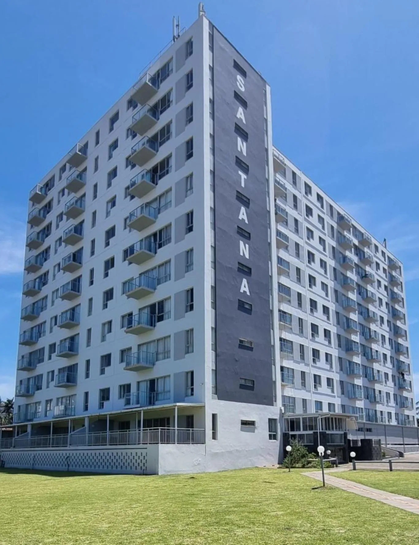 Property building in Santana Holiday Resort