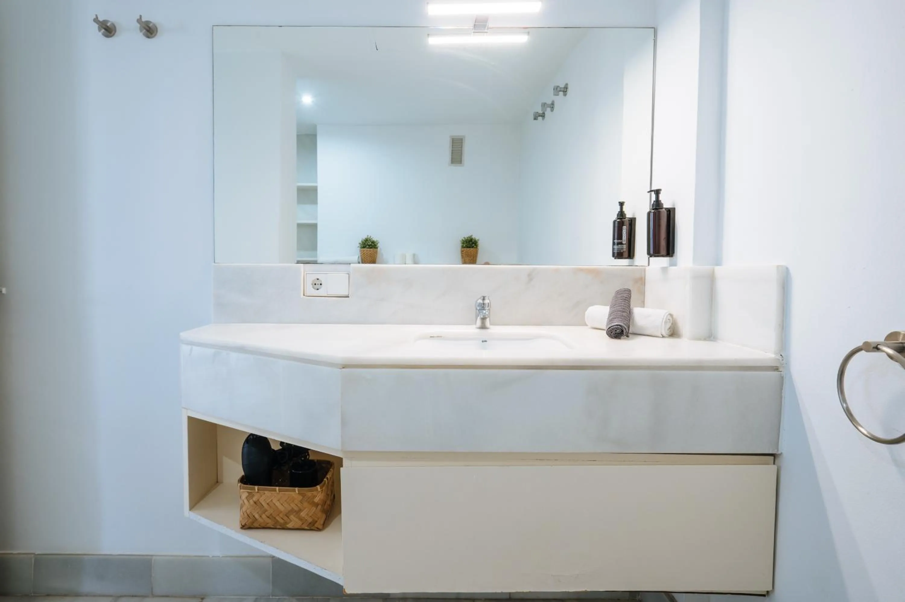Bathroom in Áticos Magdalena