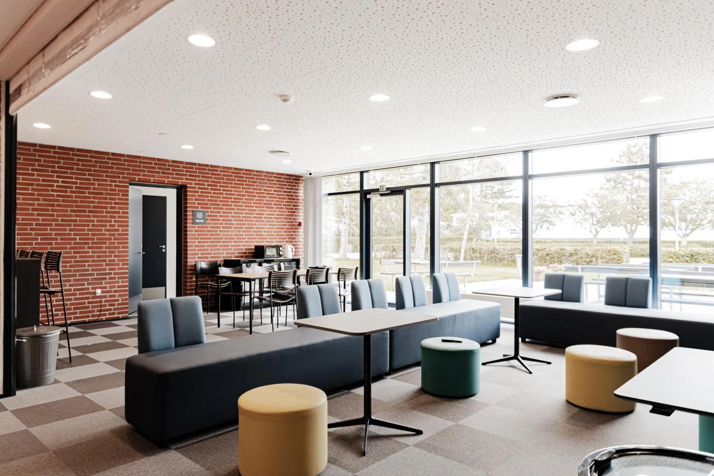 Communal lounge/ TV room in Sportium Sportel