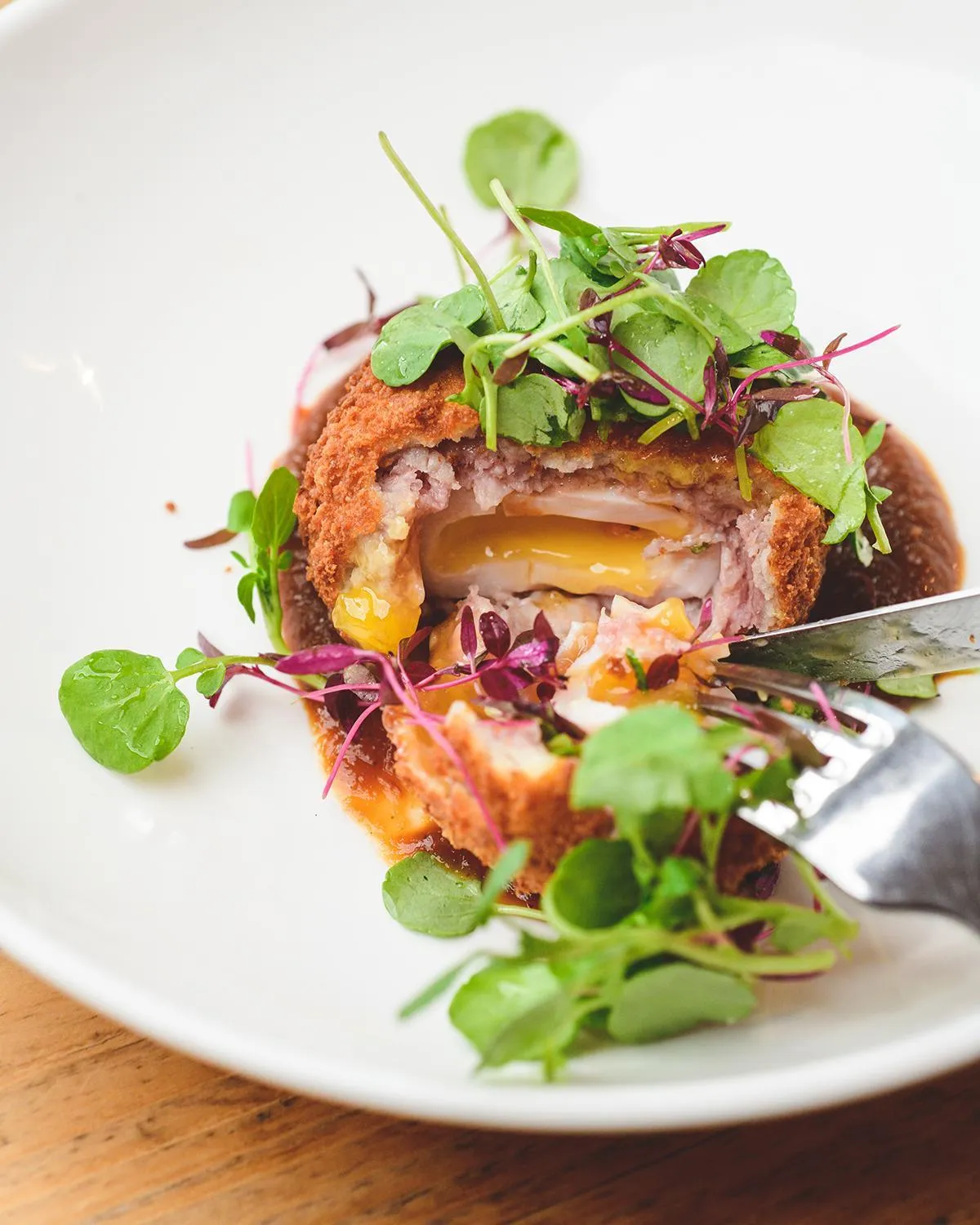 Food and drinks in The Three Horseshoes