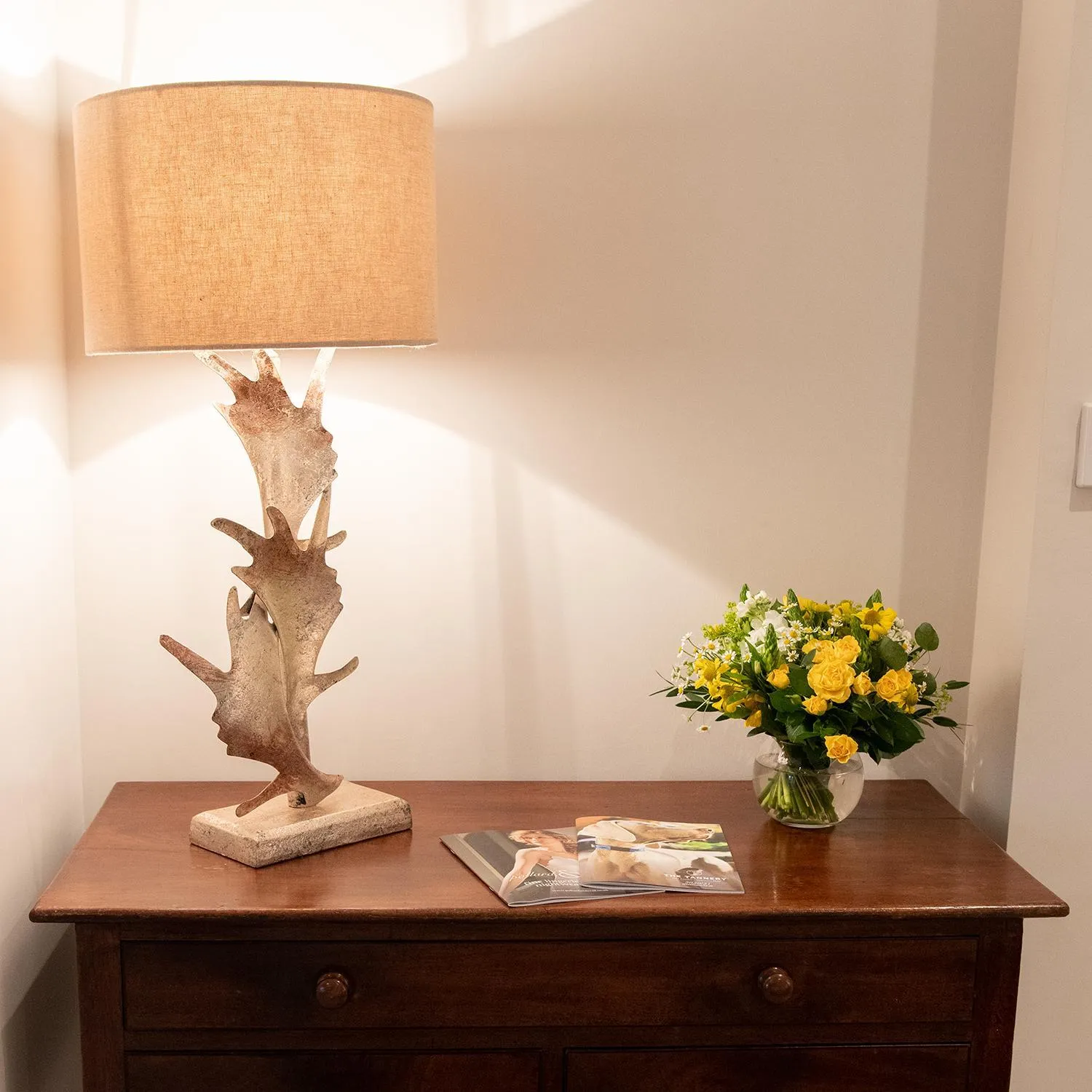 Bedroom in The Three Horseshoes