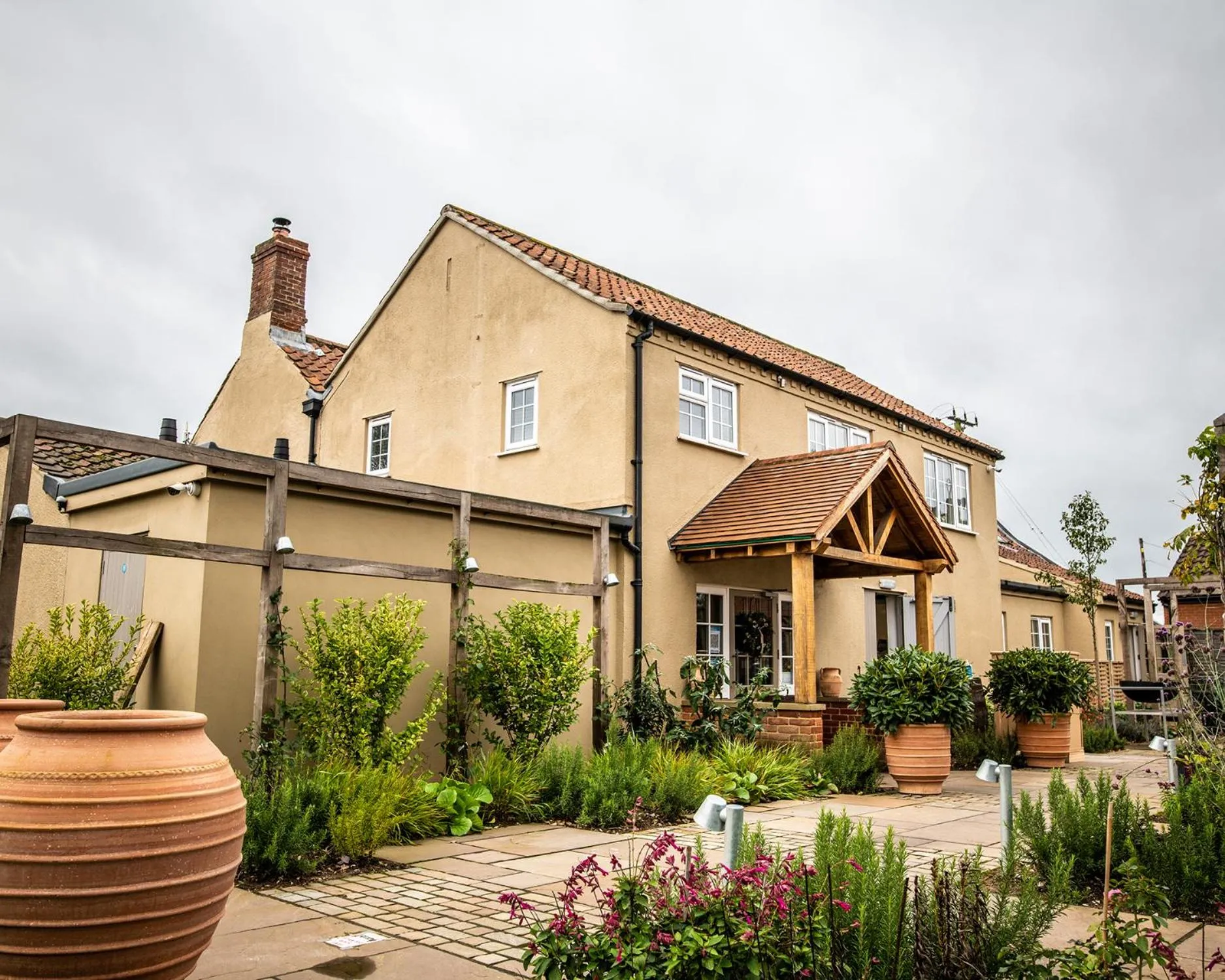 Property building in The Three Horseshoes