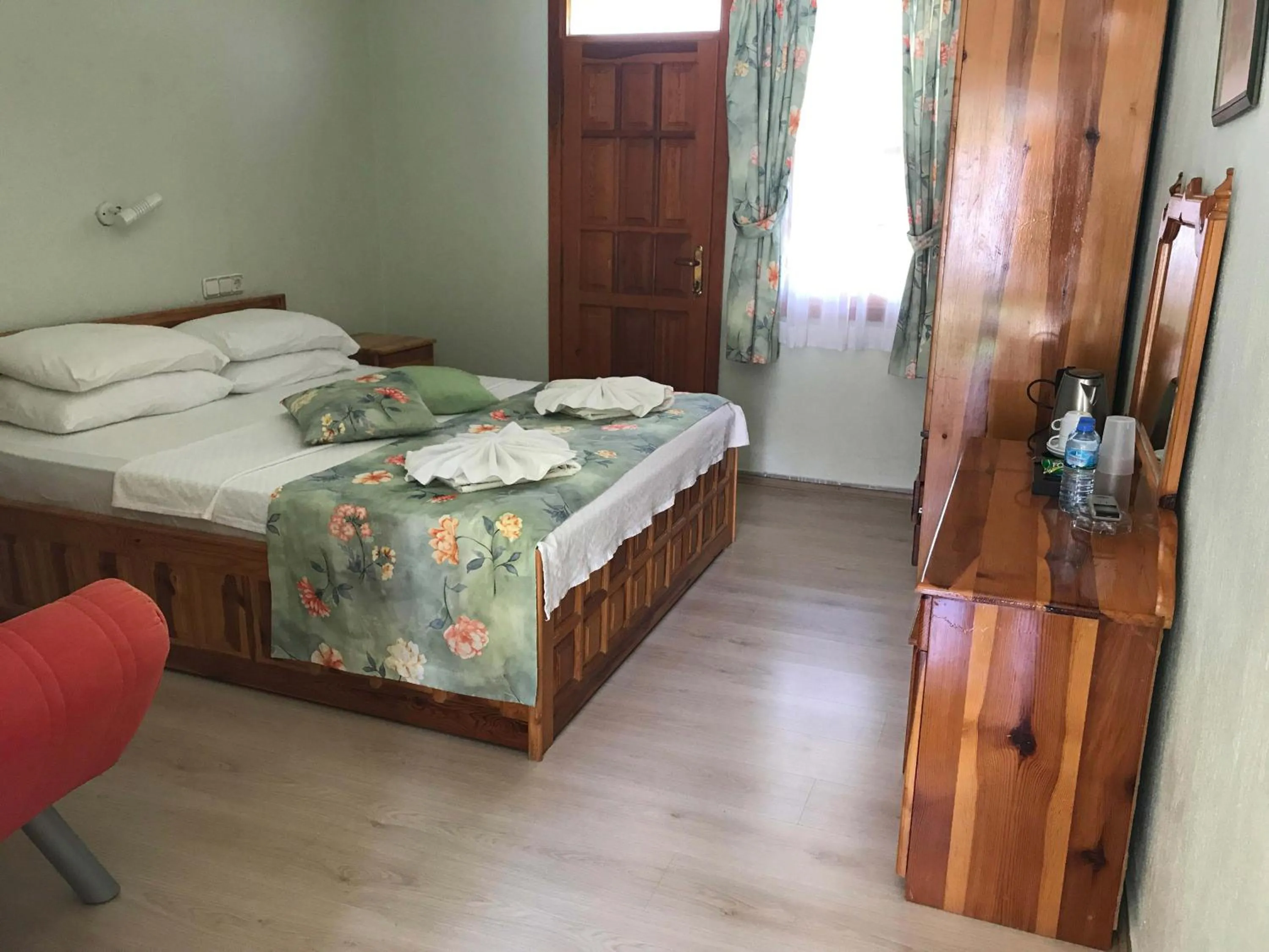 Photo of the whole room in Dalyan YUNUS HOTEL