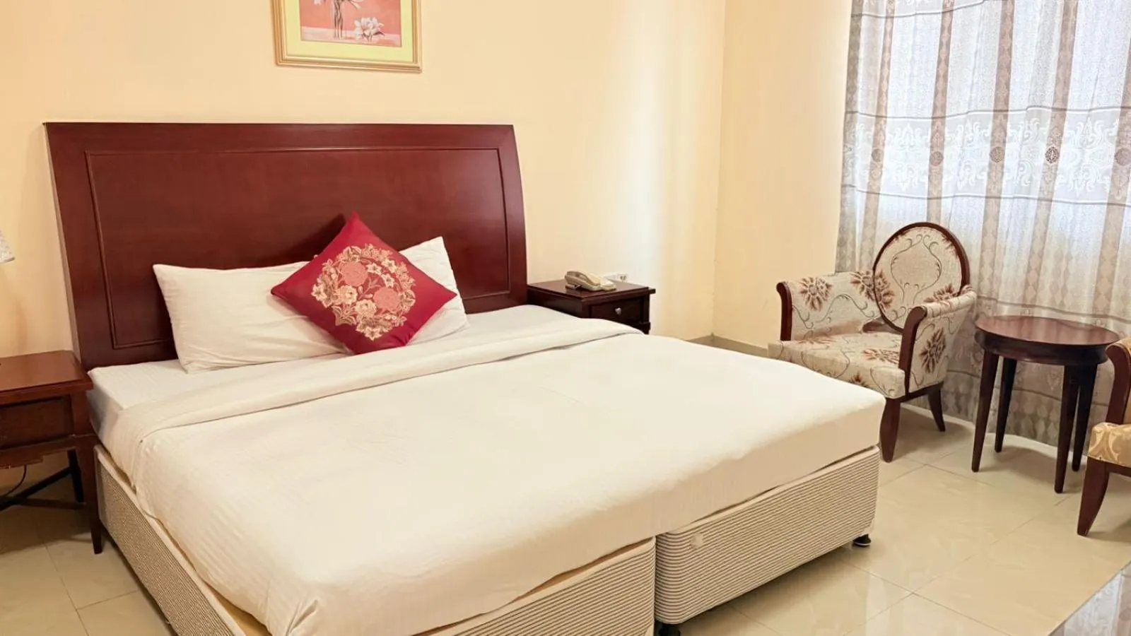 Bed in Clifton International Hotel