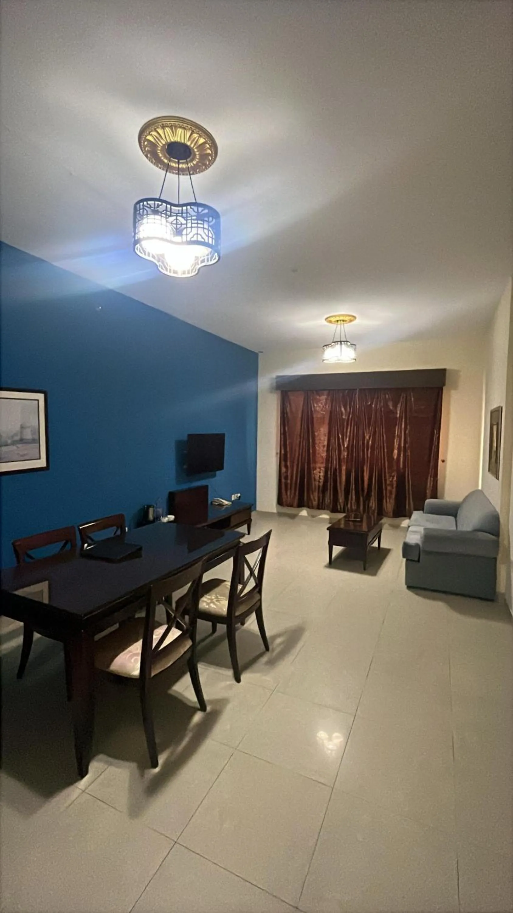 Bed in Clifton International Hotel