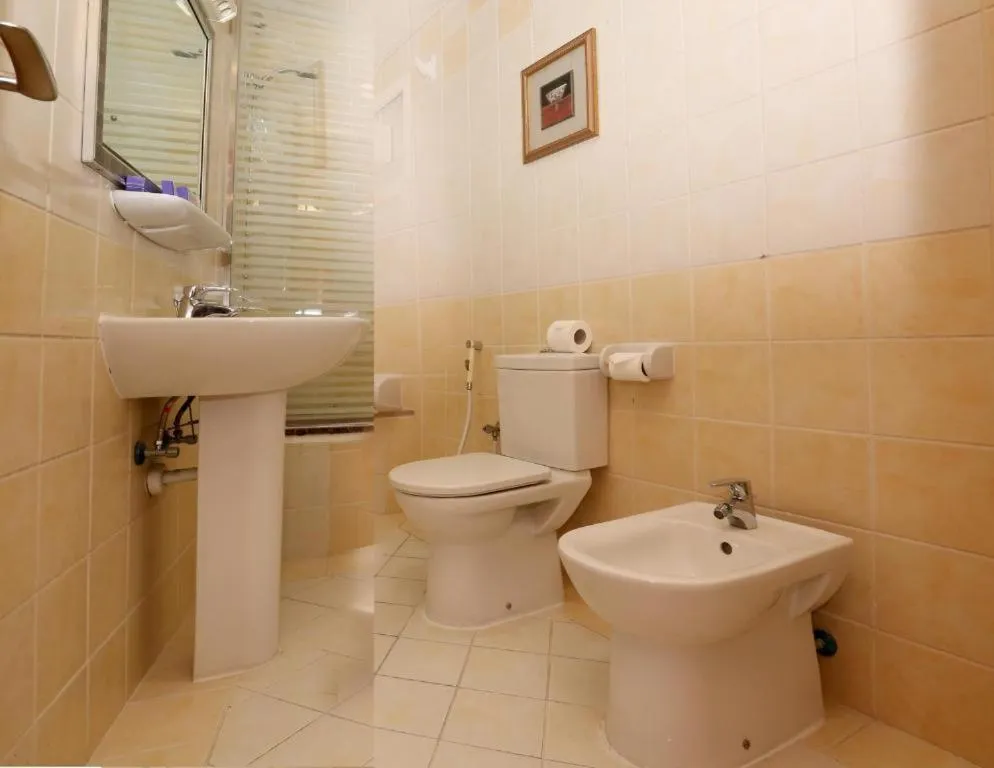 Clifton International Hotel