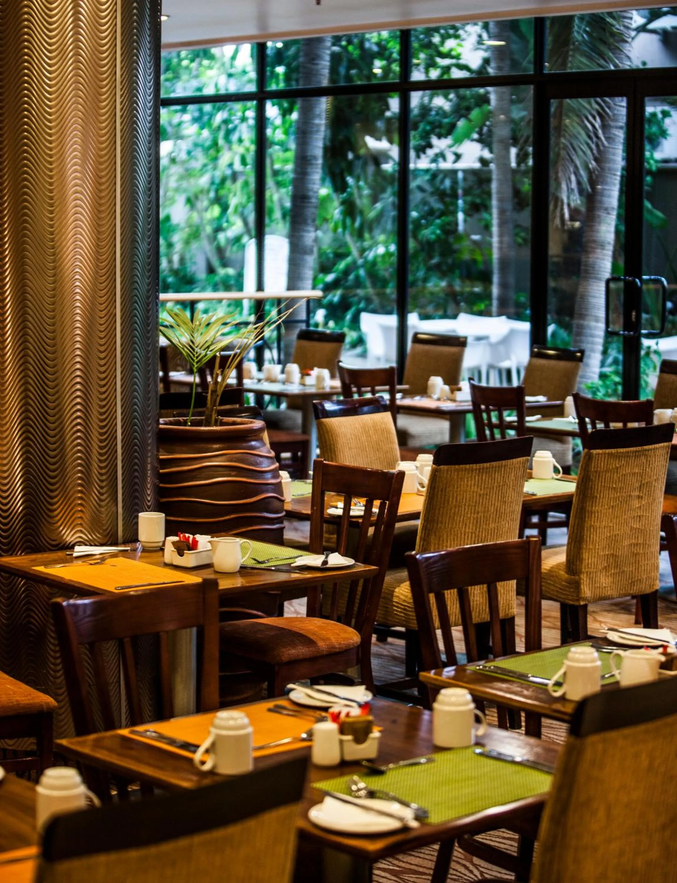 Restaurant/places to eat in Garden Court Hatfield