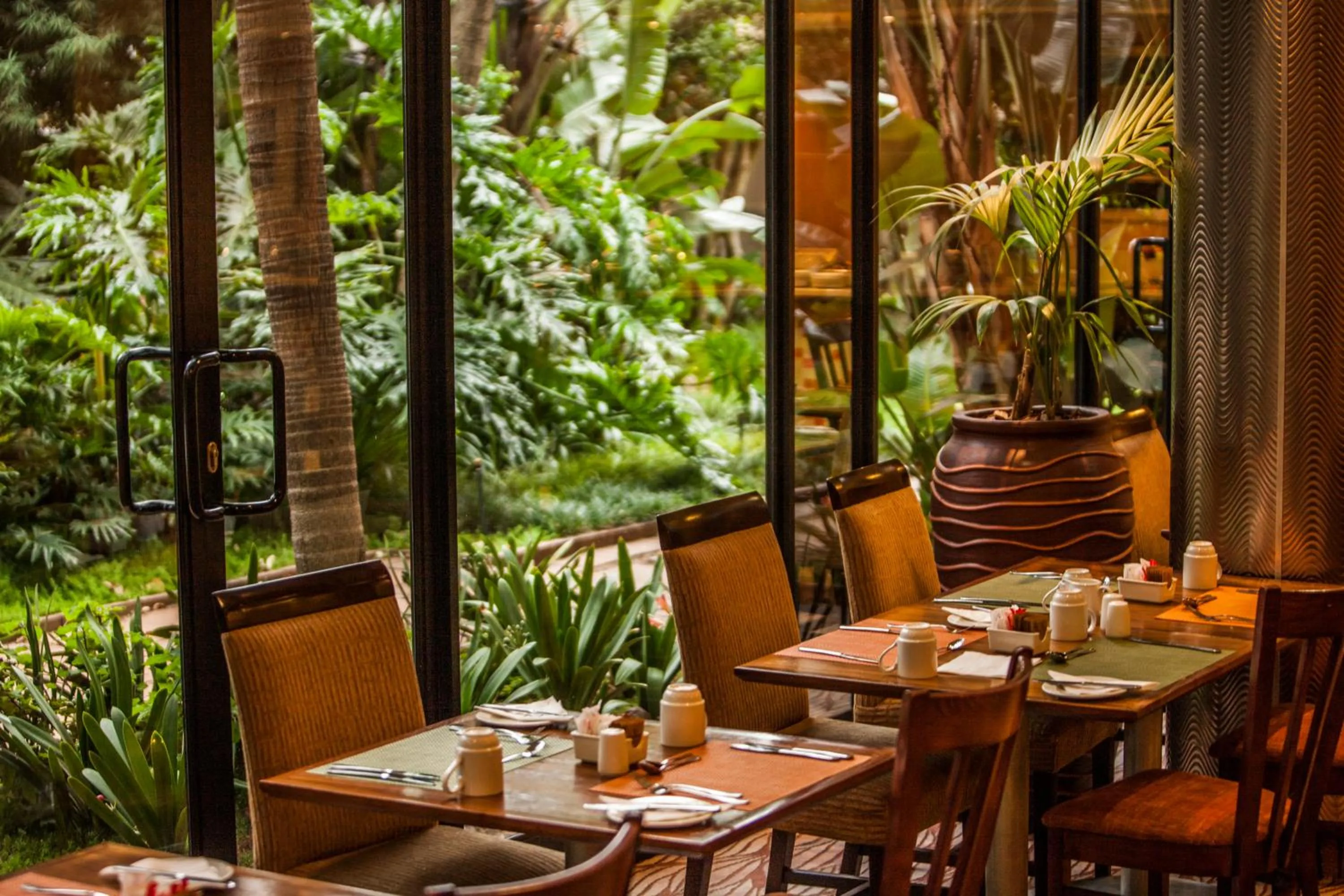 Restaurant/places to eat in Garden Court Hatfield