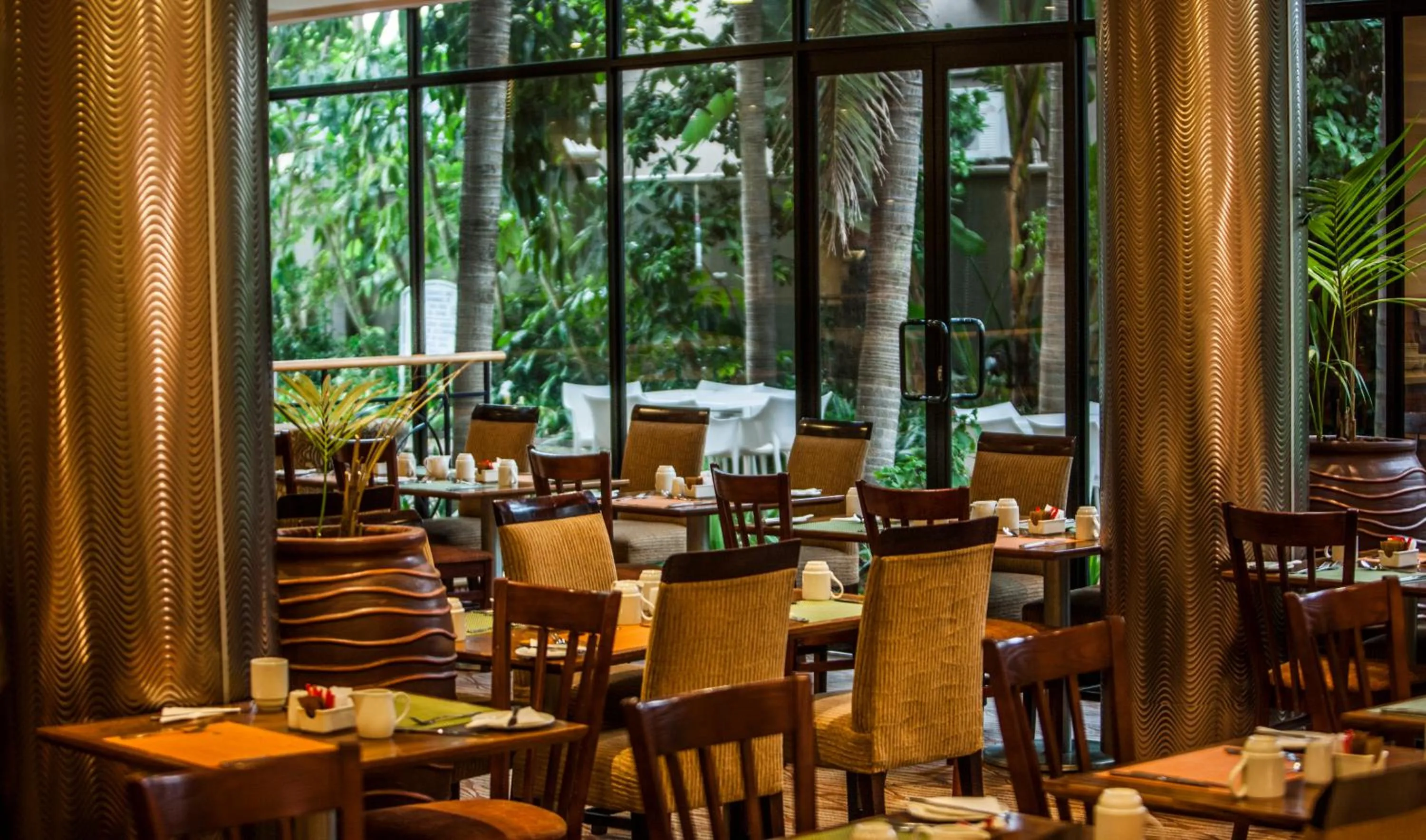 Restaurant/places to eat in Garden Court Hatfield