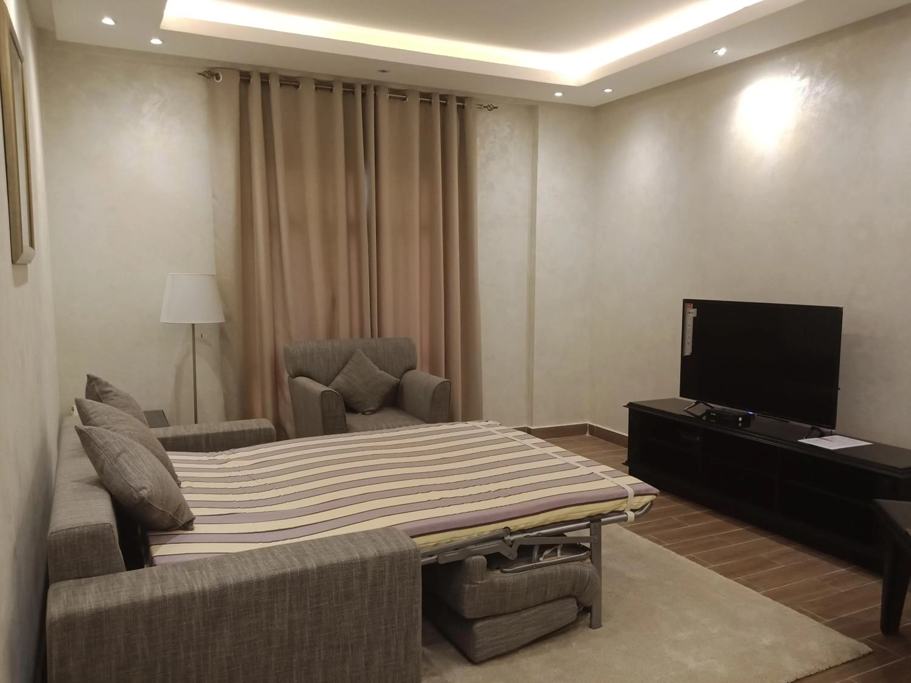 Bed in Le Park Hotel