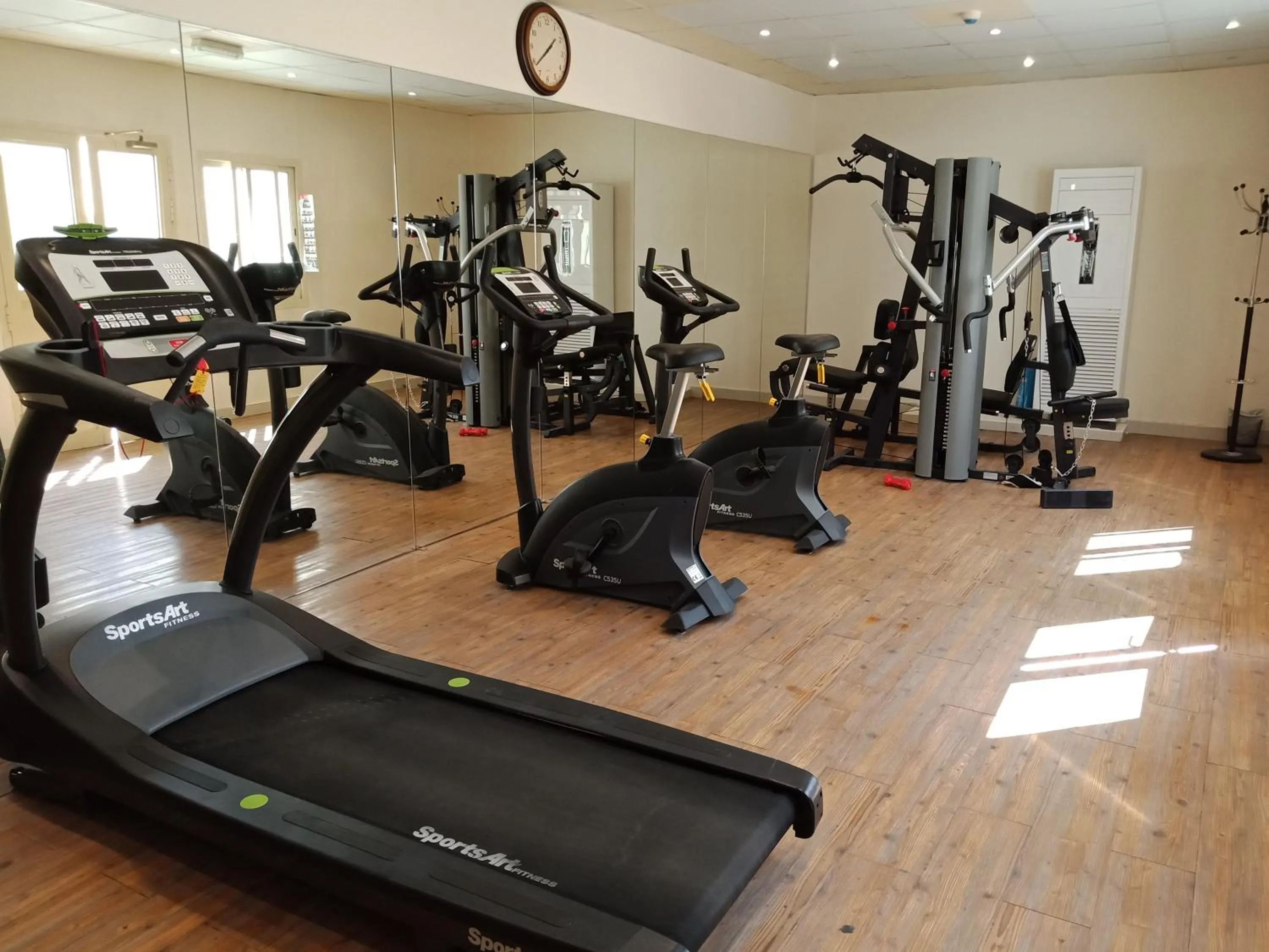 Fitness centre/facilities in Le Park Hotel