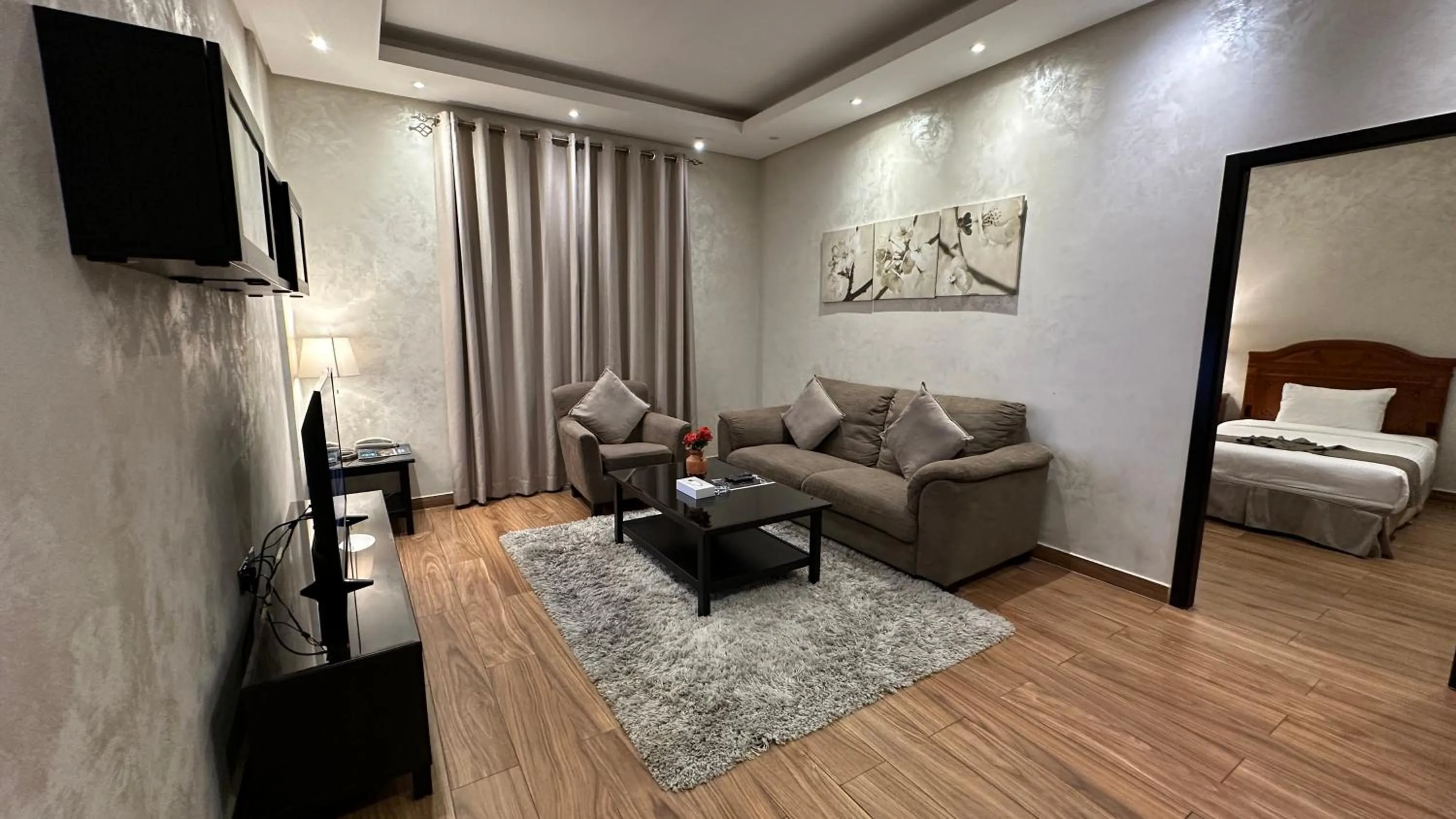 Bed in Le Park Hotel