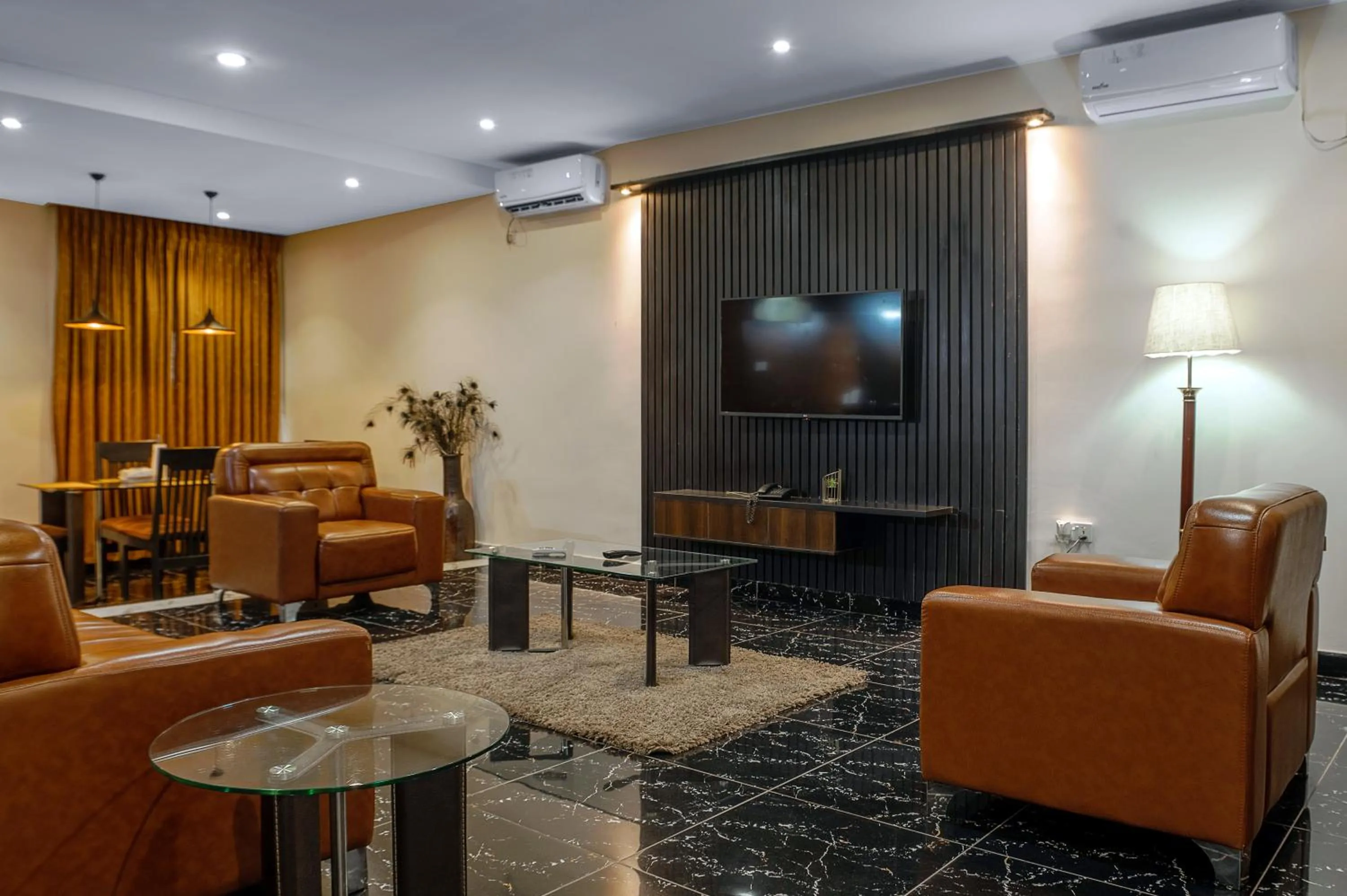 TV and multimedia in Anabel Apartment and Suites, Abuja