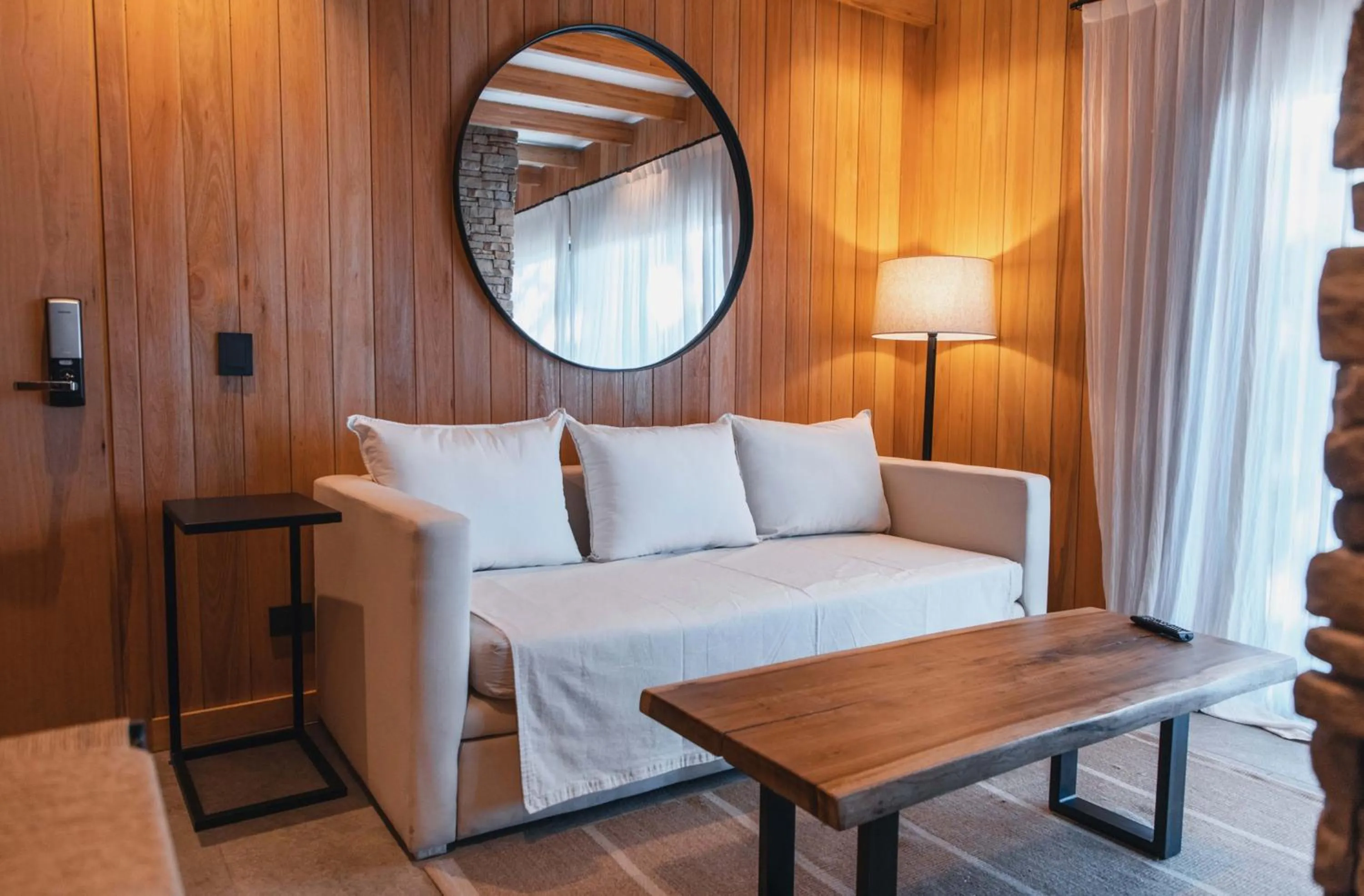 El Refugio Ski & Summer Lodge