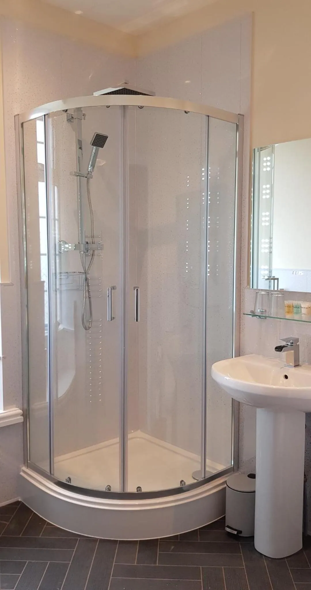 Bathroom in Ensuite Bed And Breakfast Rooms At The Ring Pub