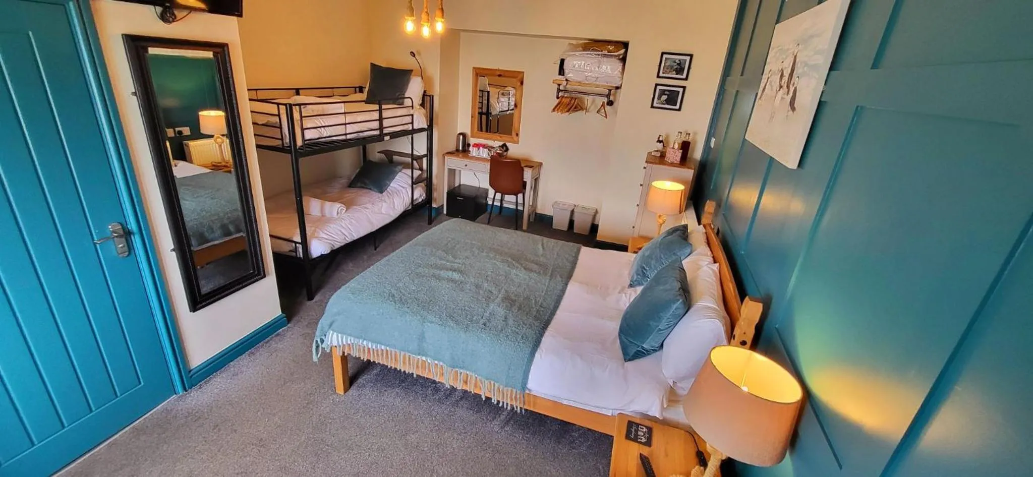 Bedroom, Bed in Ensuite Bed And Breakfast Rooms At The Ring Pub