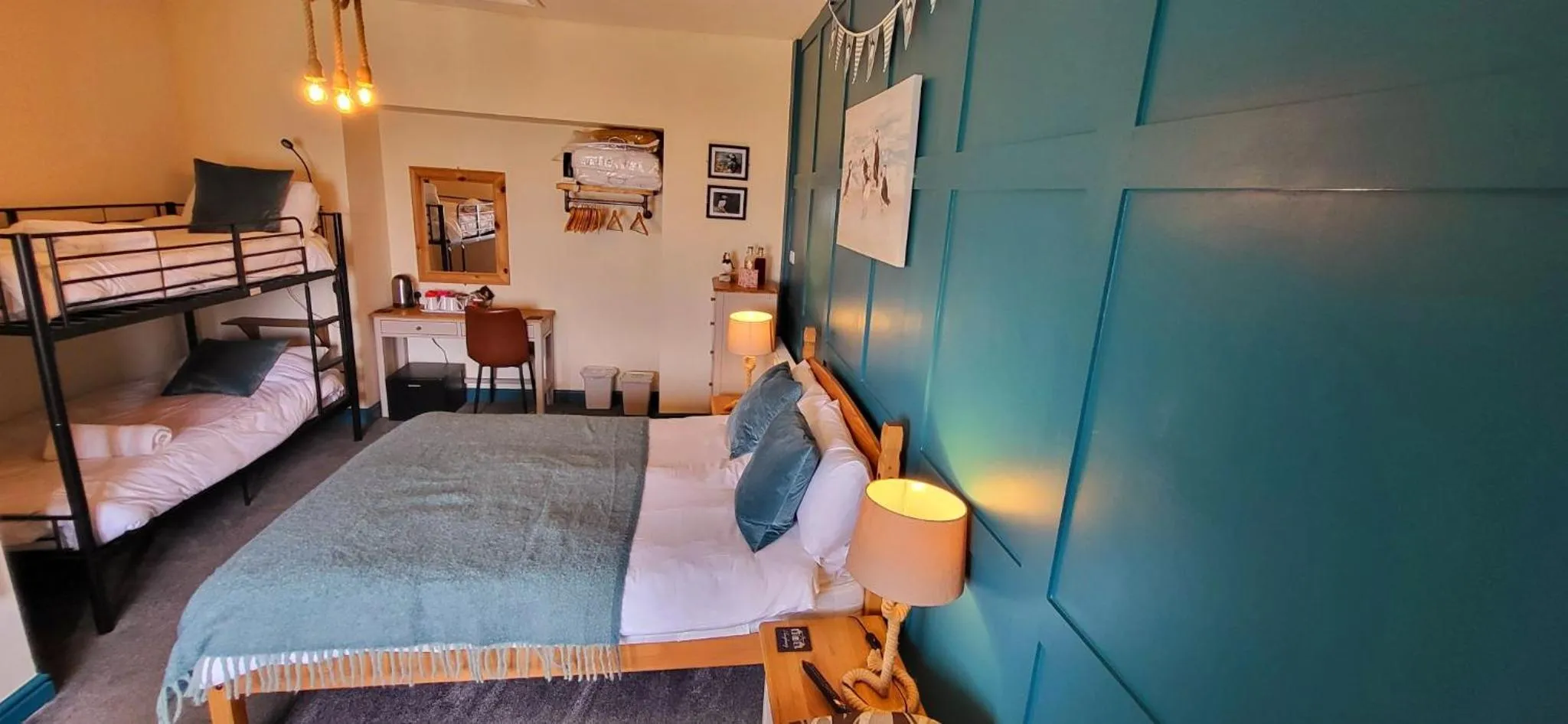 bunk bed, Bed in Ensuite Bed And Breakfast Rooms At The Ring Pub