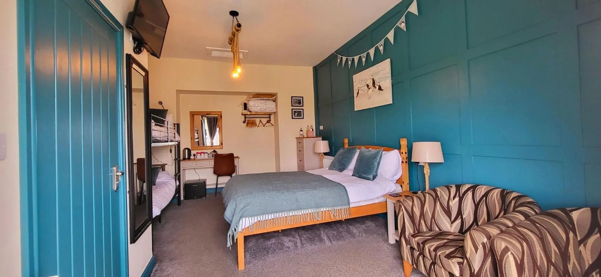 Bedroom, Bed in Ensuite Bed And Breakfast Rooms At The Ring Pub