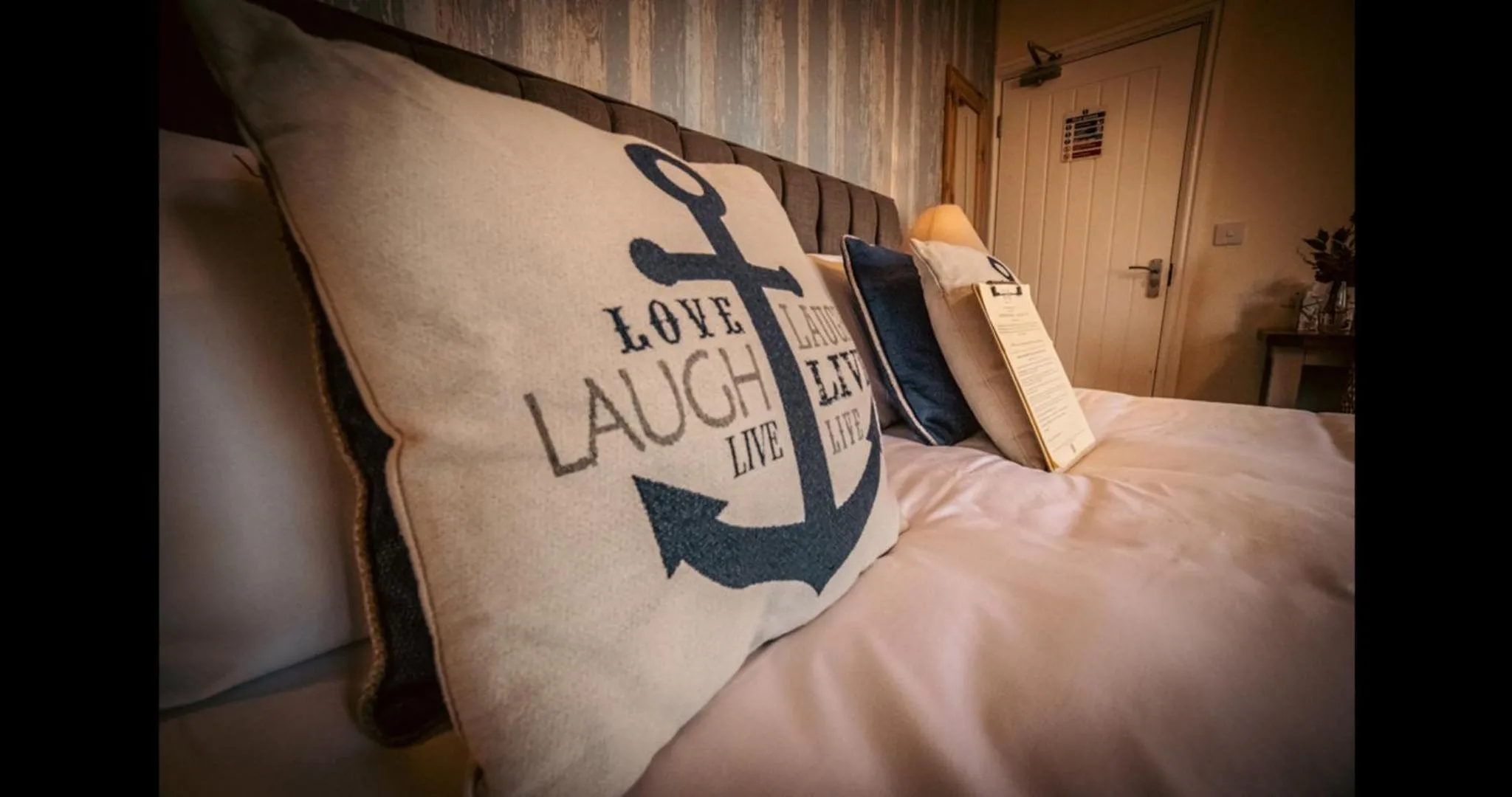 Bed in Ensuite Bed And Breakfast Rooms At The Ring Pub