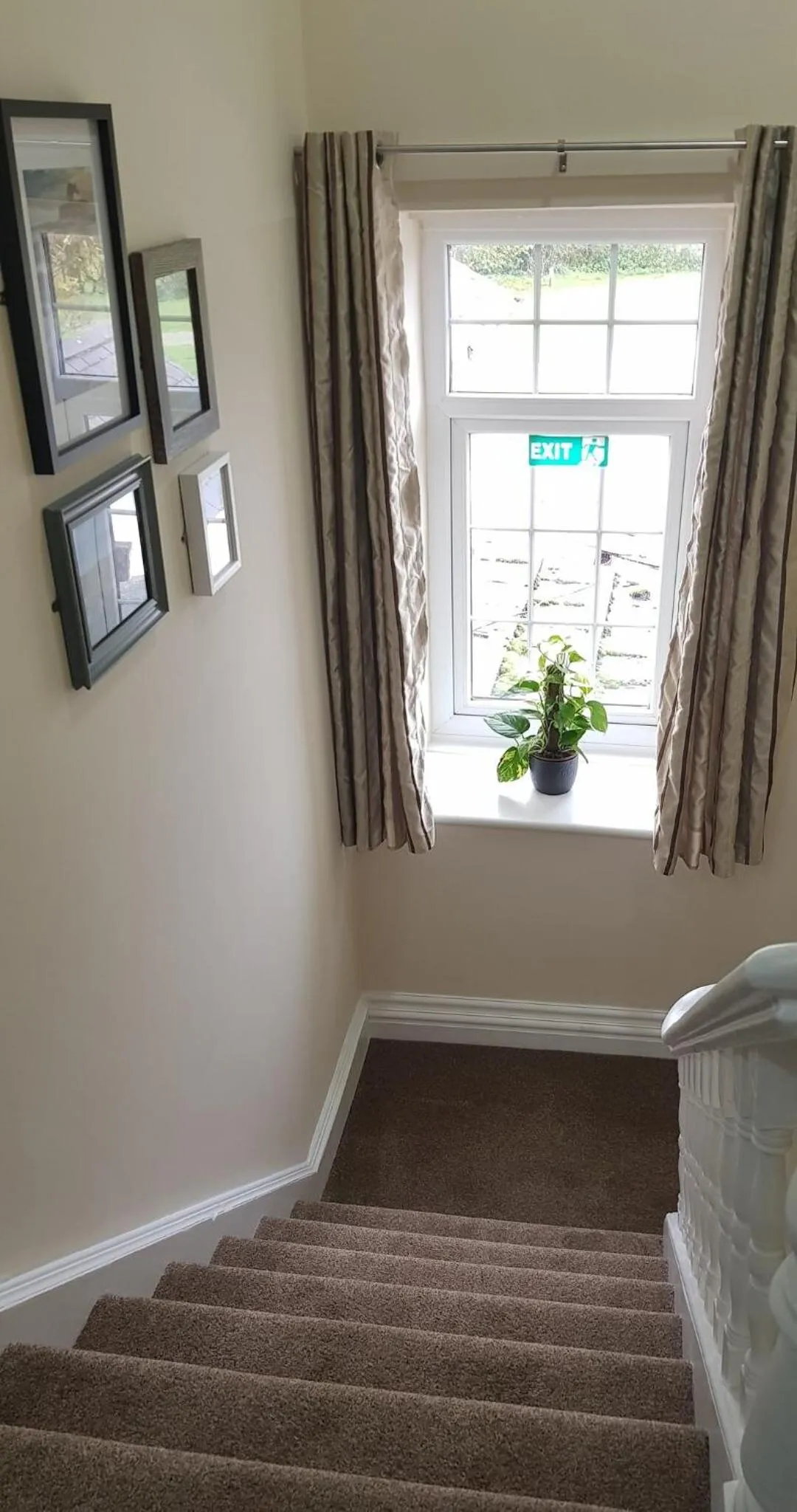 Facade/entrance in Ensuite Bed And Breakfast Rooms At The Ring Pub