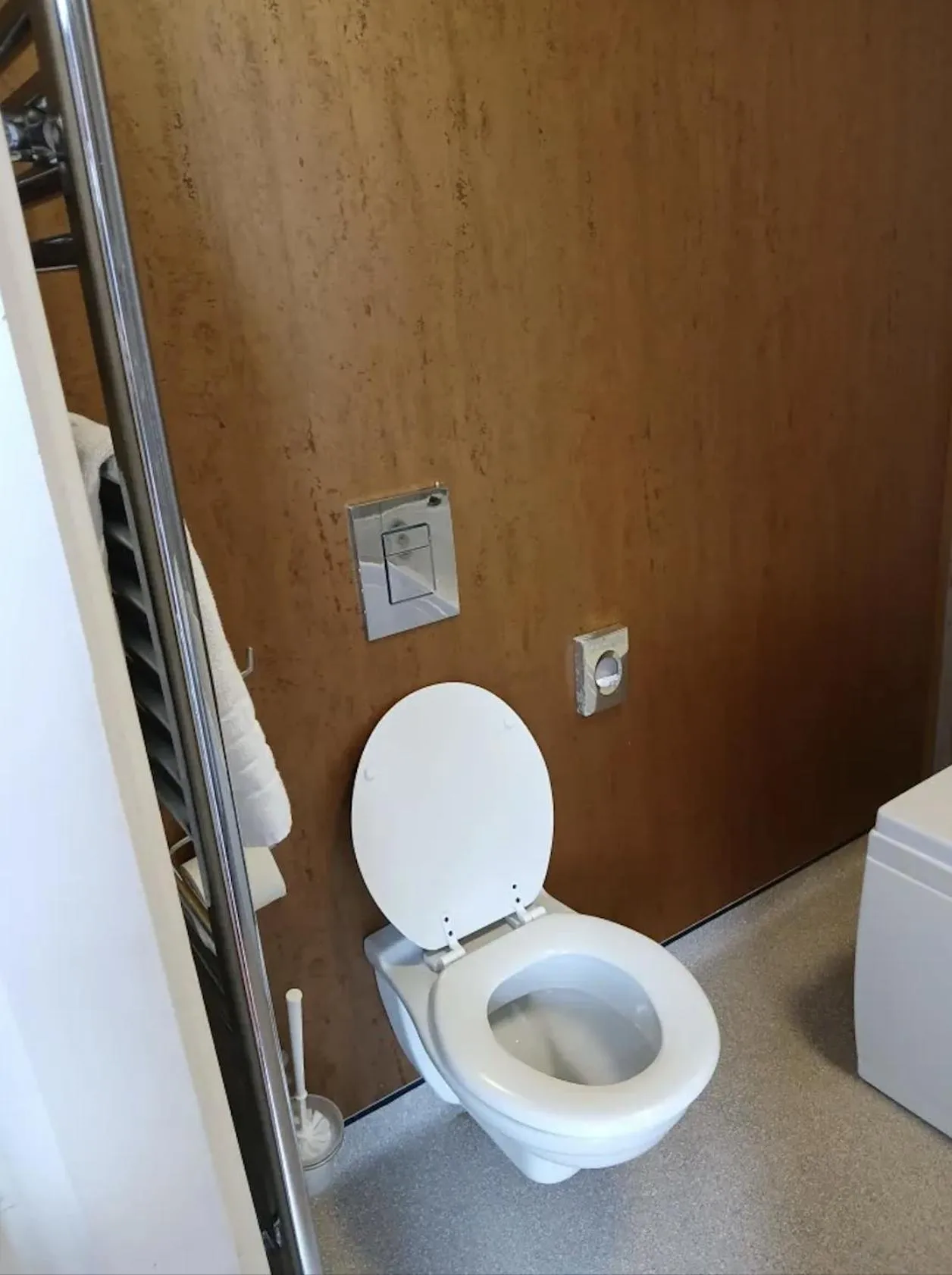 Toilet in The Knighton Hotel