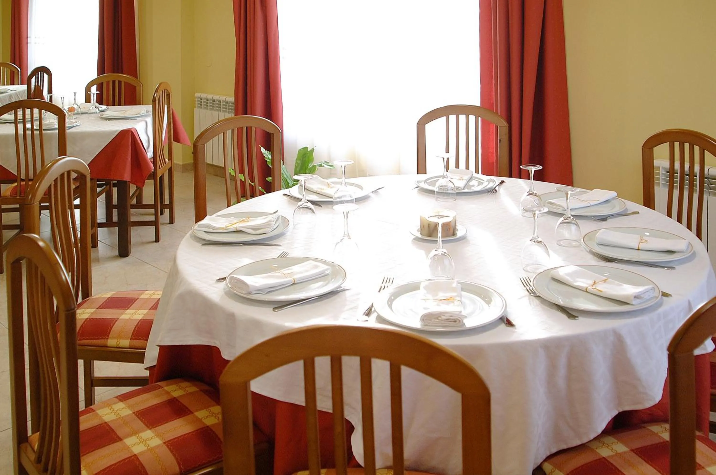 Restaurant/places to eat in Hotel San Briz