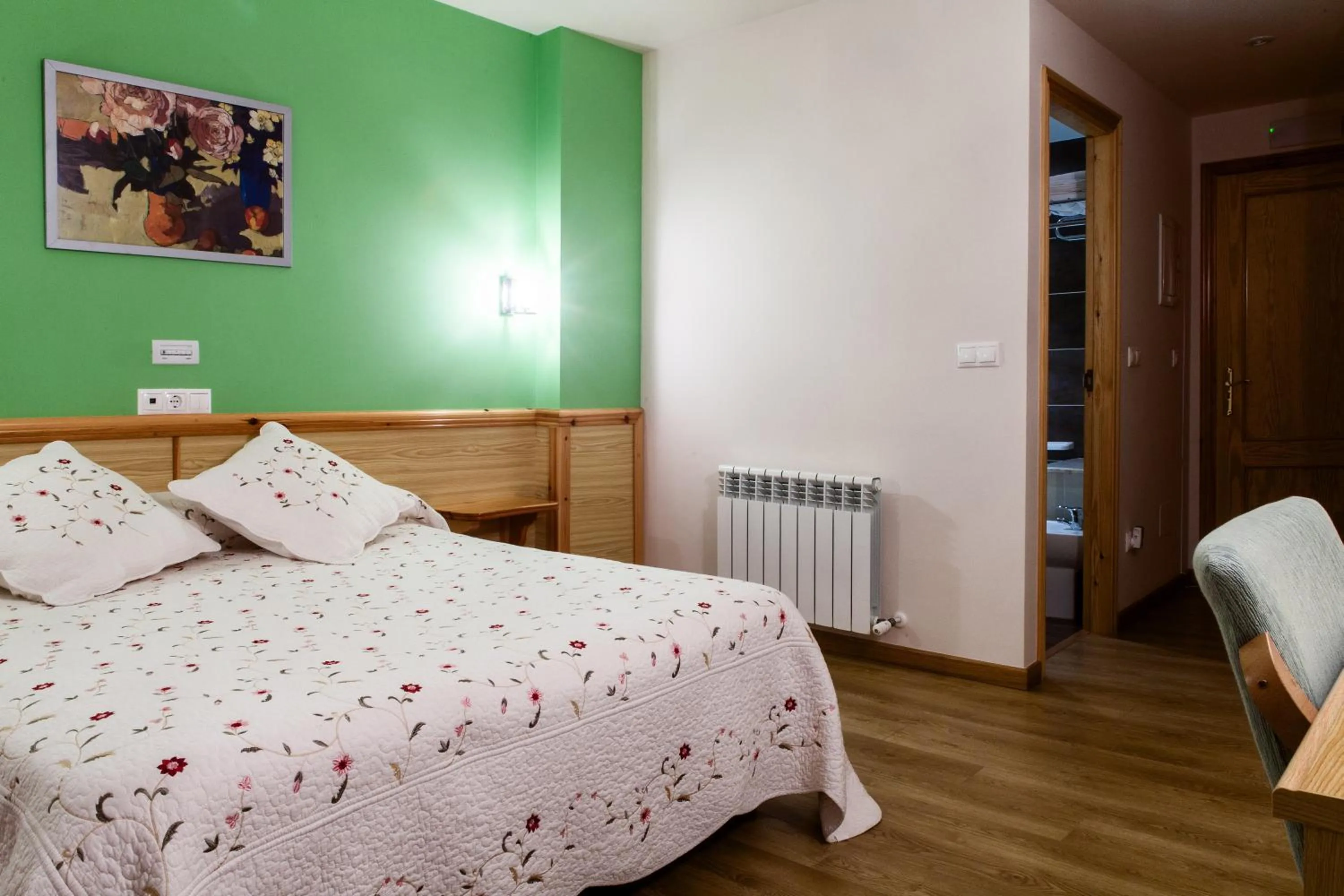 Photo of the whole room, Bed in Hotel San Briz