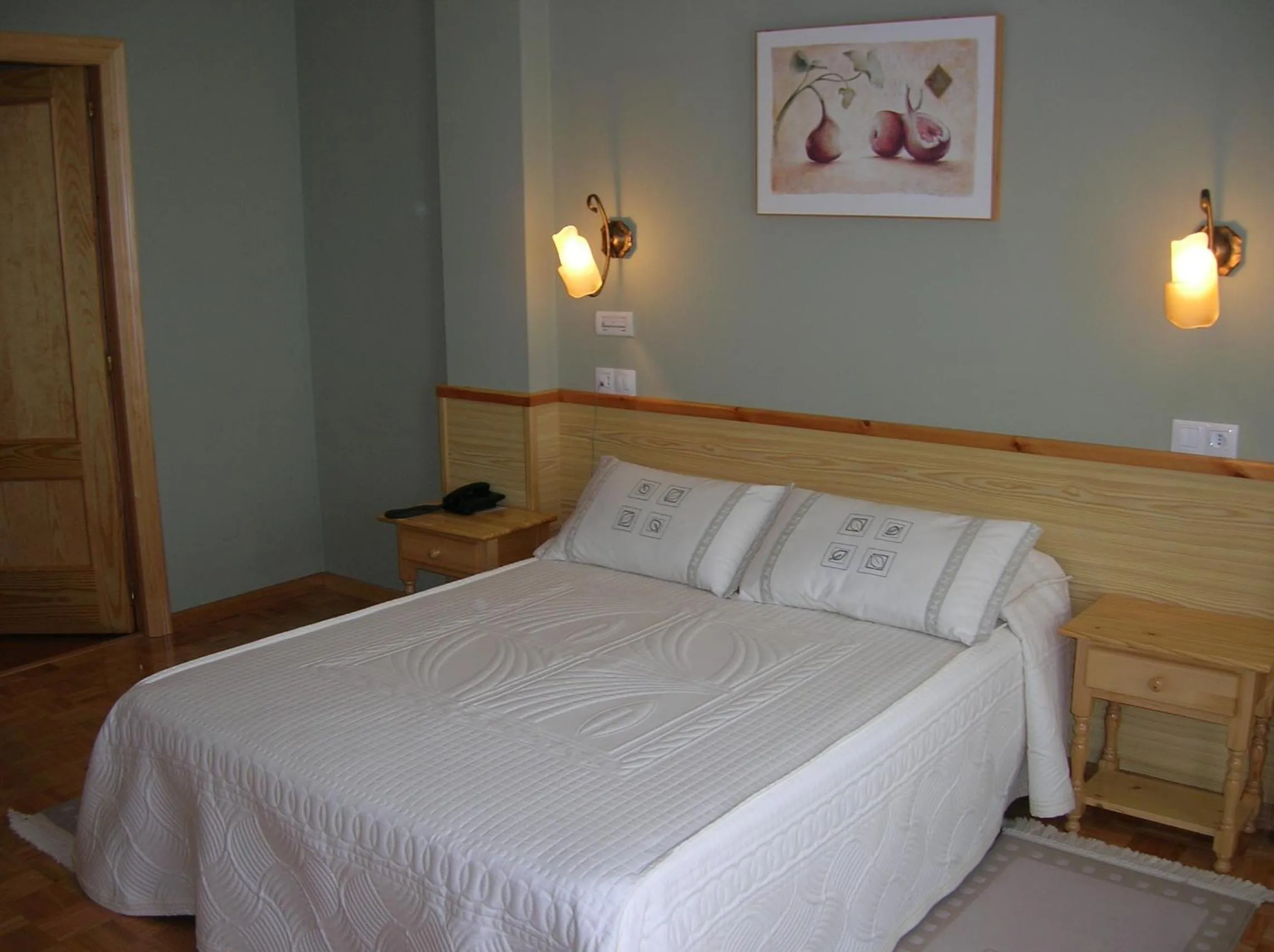 Photo of the whole room, Bed in Hotel San Briz