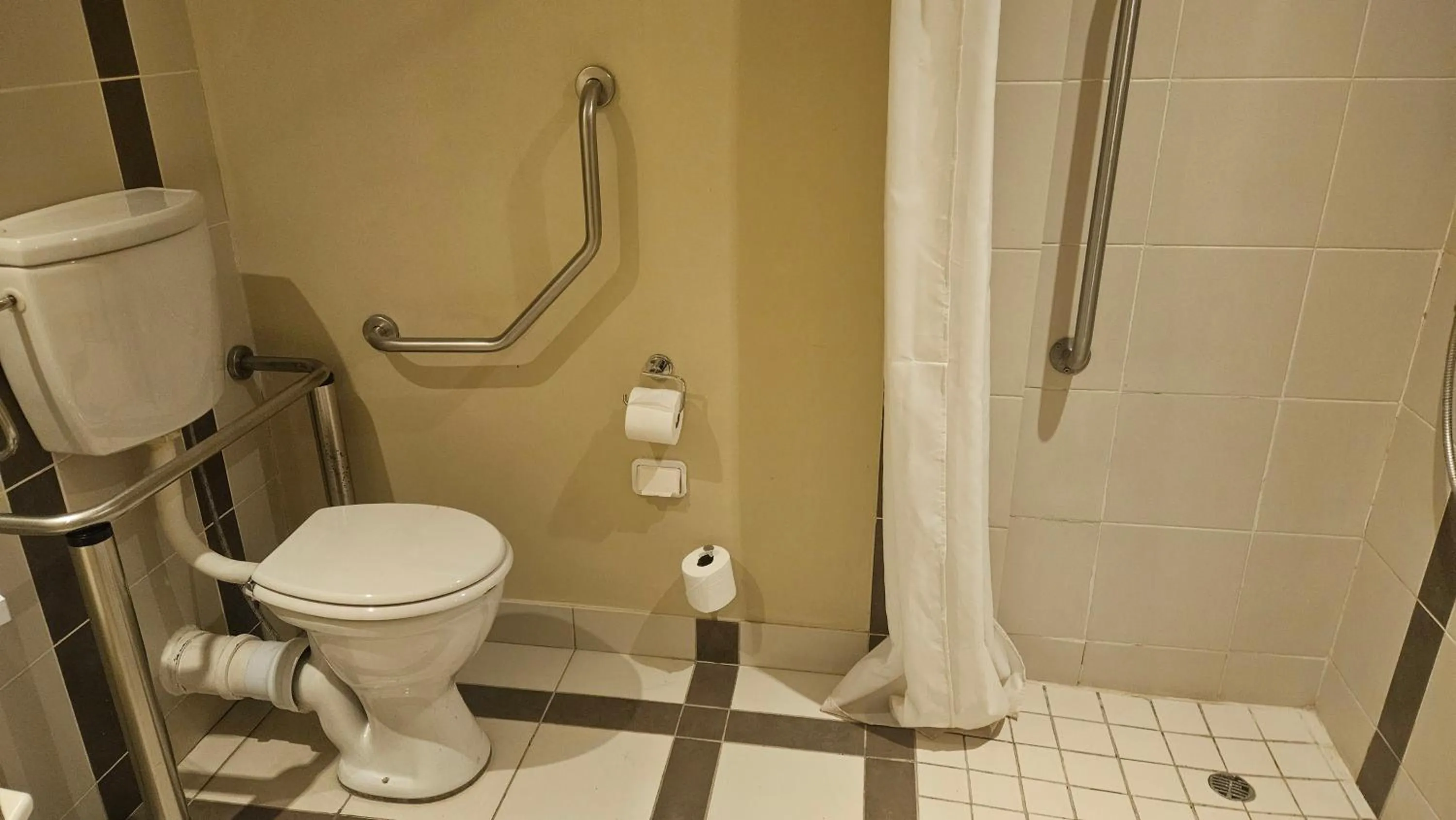 Shower in StayEasy Rustenburg