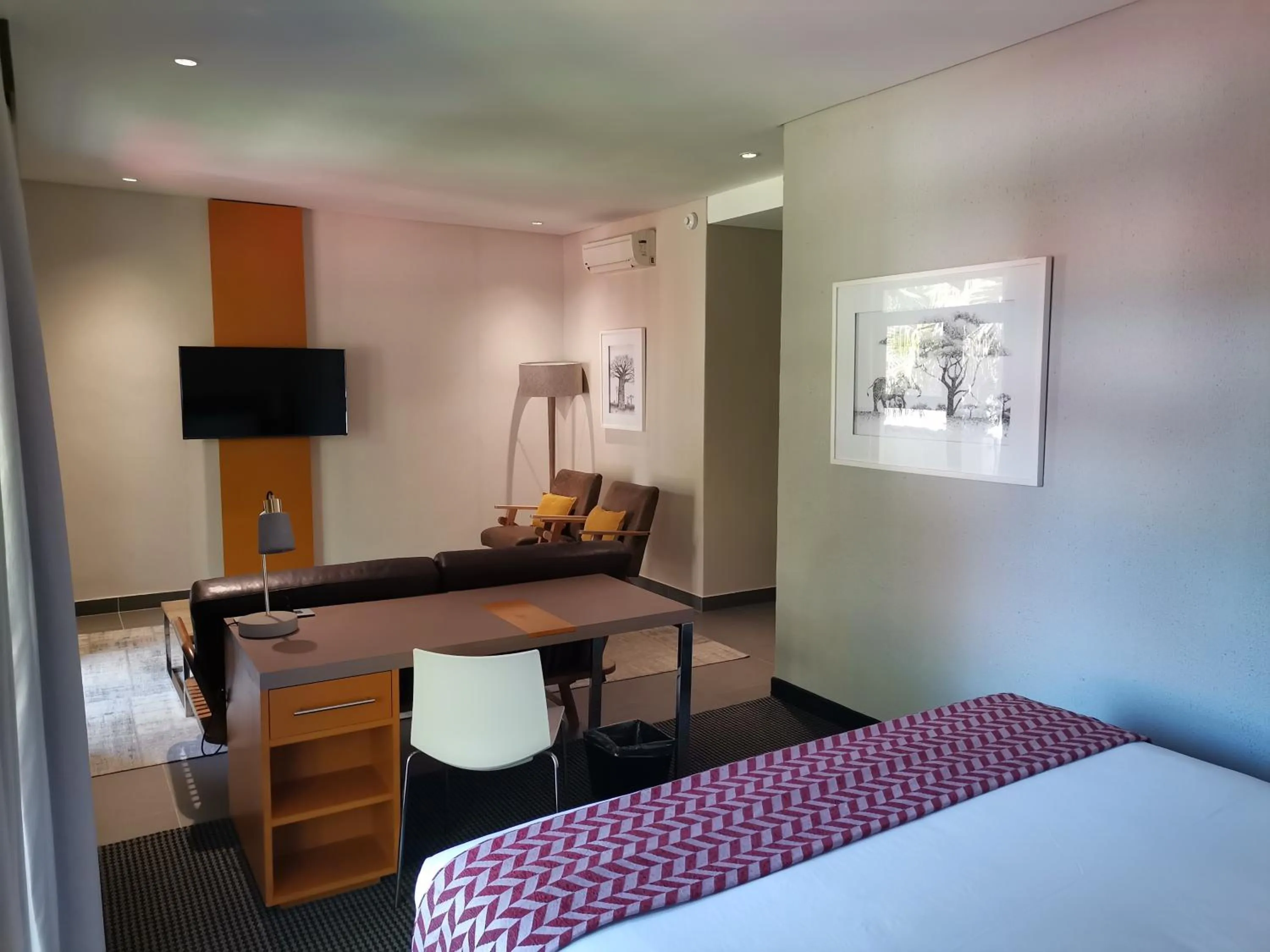 TV and multimedia, Bed in Garden Court Polokwane