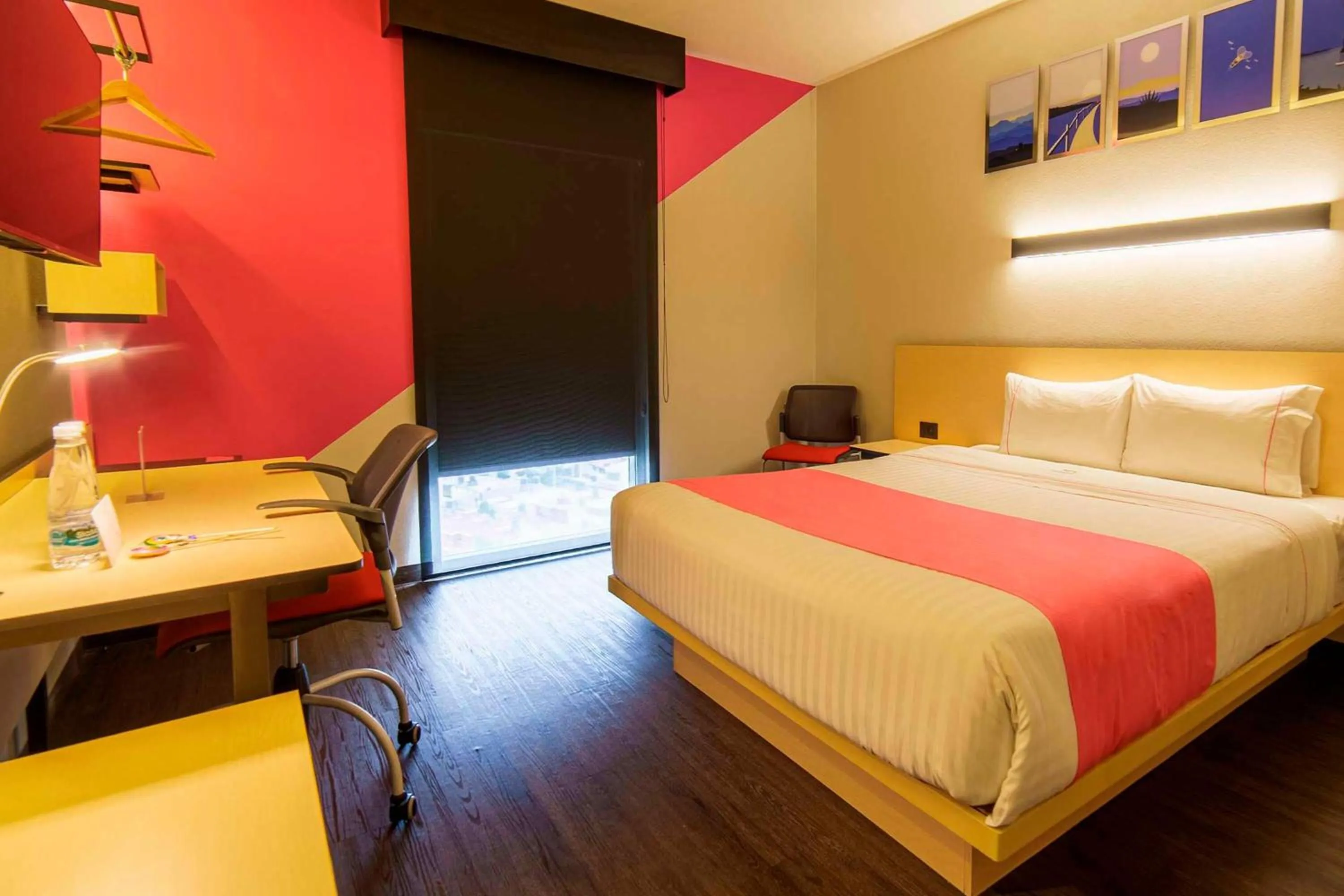 Photo of the whole room, Bed in Hotel MX mas cuautitlan Izcalli, Trademark by Wyndham