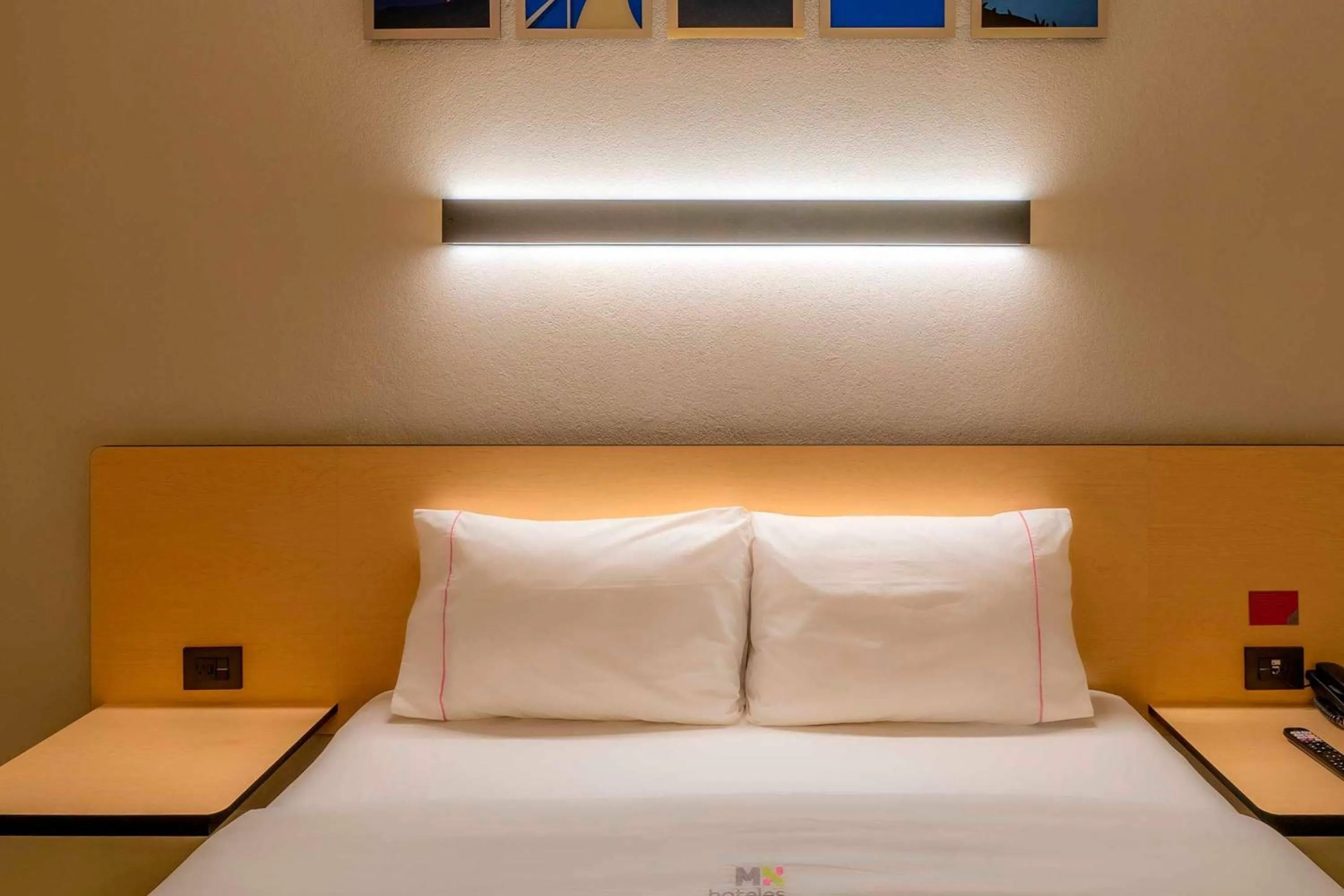 Photo of the whole room, Bed in Hotel MX mas cuautitlan Izcalli, Trademark by Wyndham