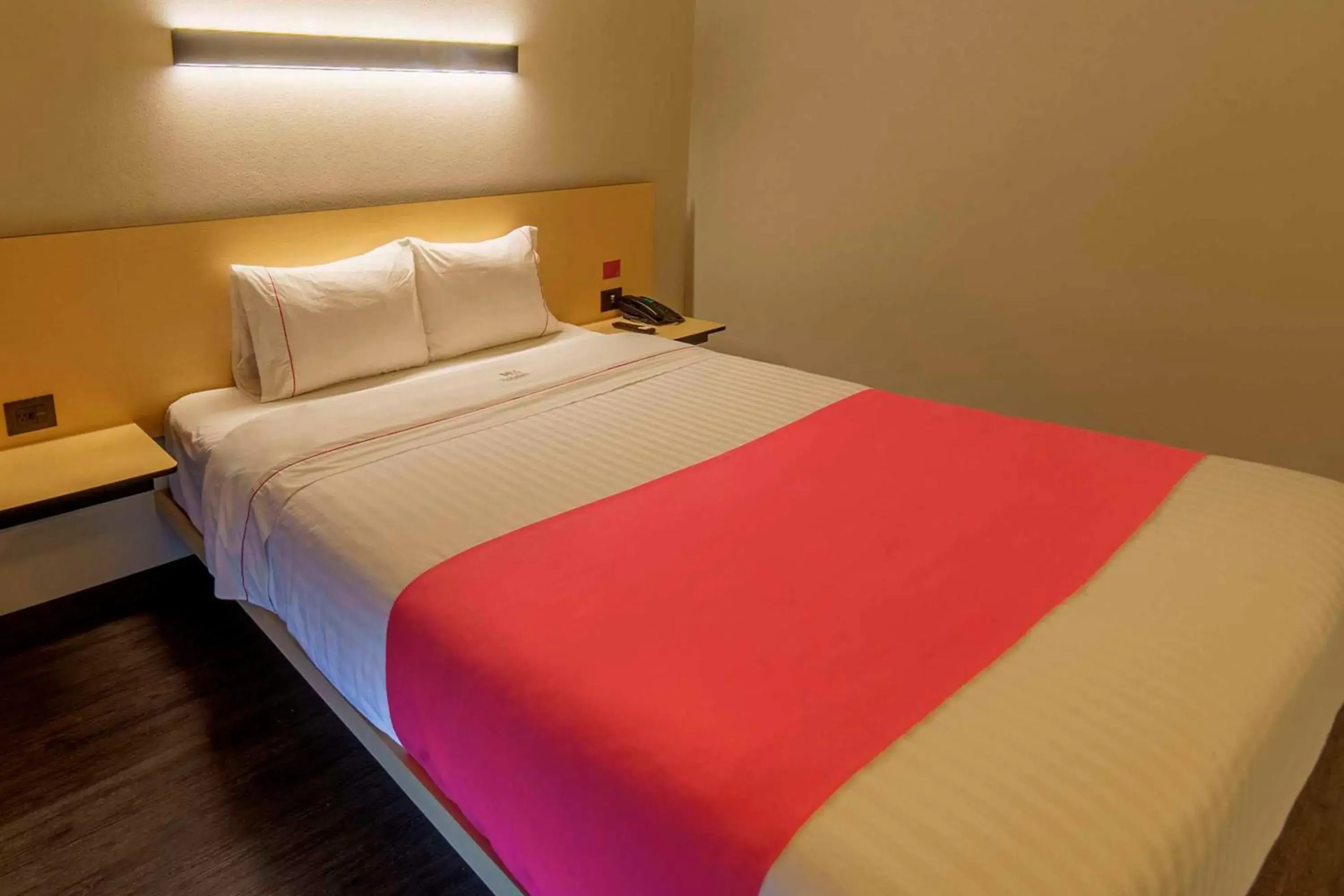 Photo of the whole room, Bed in Hotel MX mas cuautitlan Izcalli, Trademark by Wyndham Photo of the whole room, Bed in Hotel MX mas cuautitlan Izcalli, Trademark by Wyndham