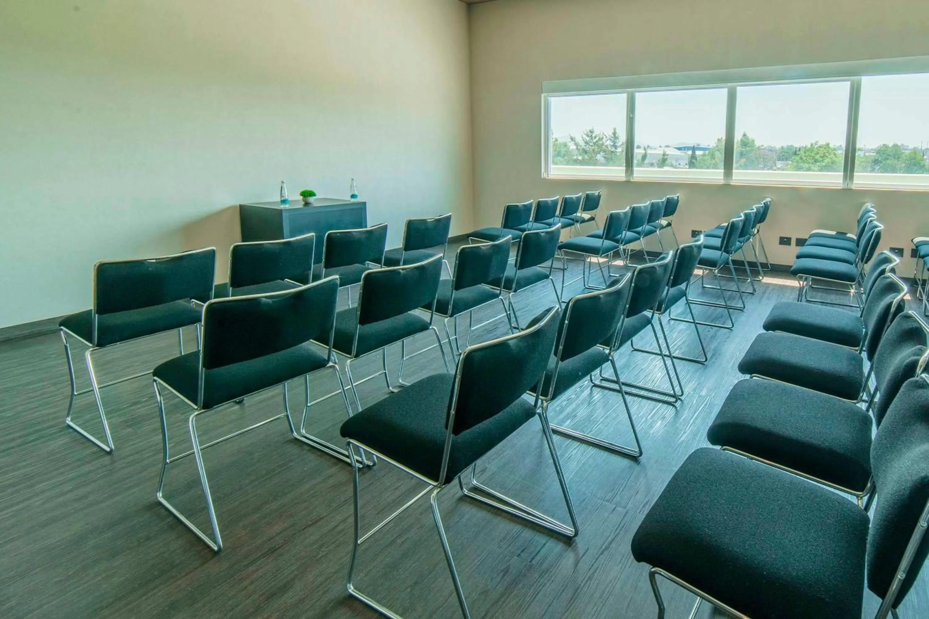 Meeting/conference room in Hotel MX mas cuautitlan Izcalli, Trademark by Wyndham