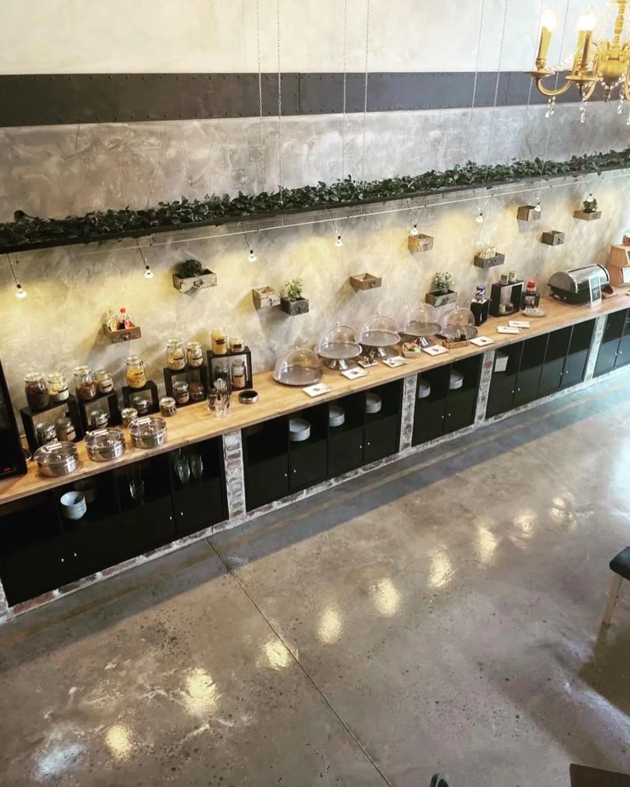 Food and drinks in Amical Hotel