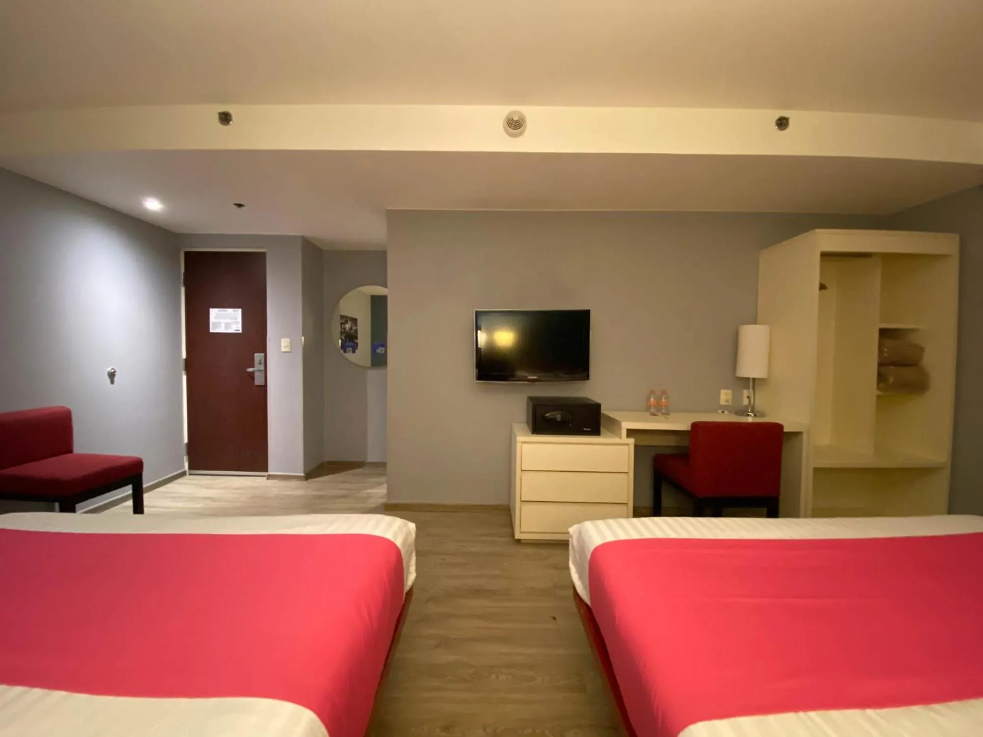Bed in Hotel MX forum buenavista CDMX, Trademark by Wyndham