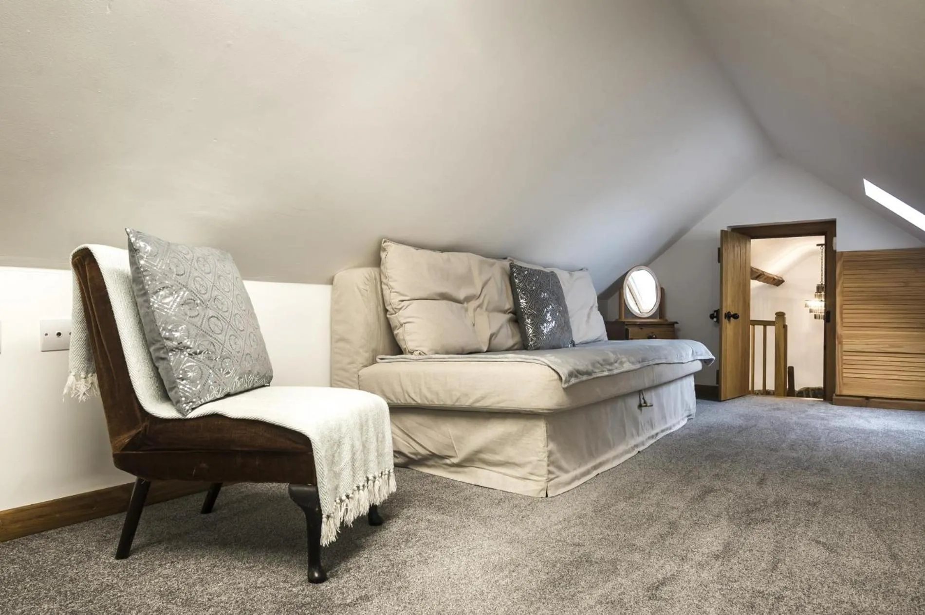 Floor plan, Bed in Orchard Cottage - Luxurious Barn Conversion - Beavers Hill