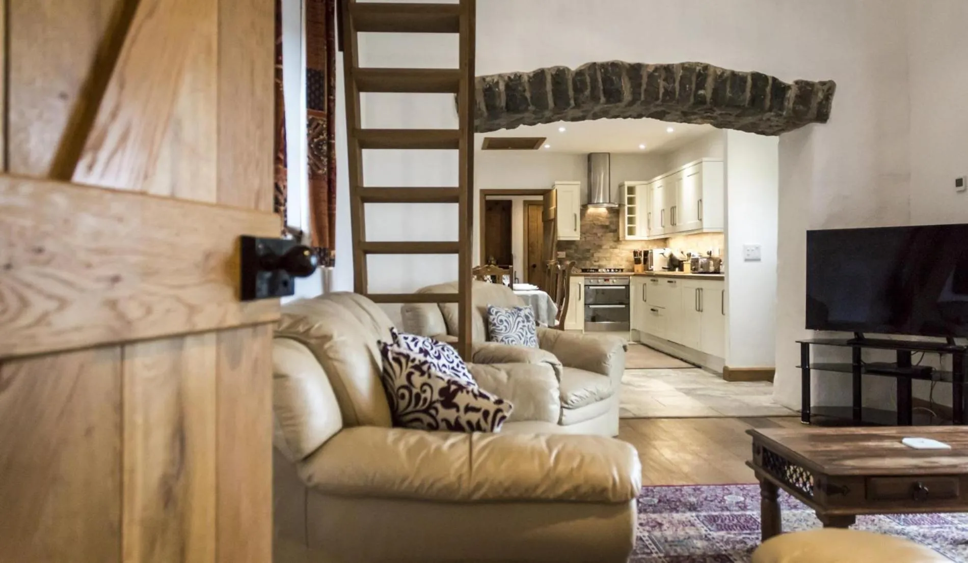 Floor plan in Orchard Cottage - Luxurious Barn Conversion - Beavers Hill