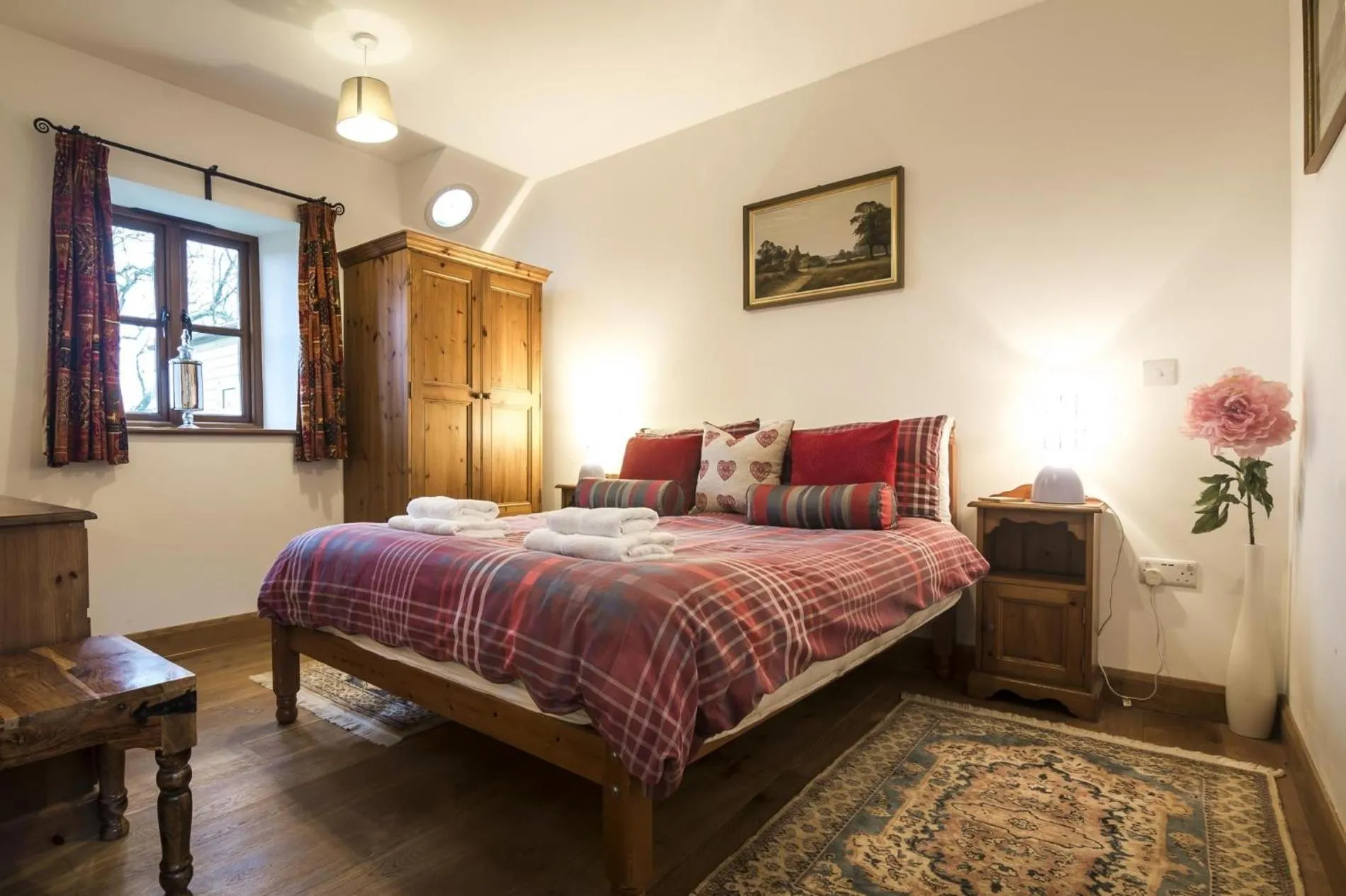 Floor plan, Bed in Orchard Cottage - Luxurious Barn Conversion - Beavers Hill