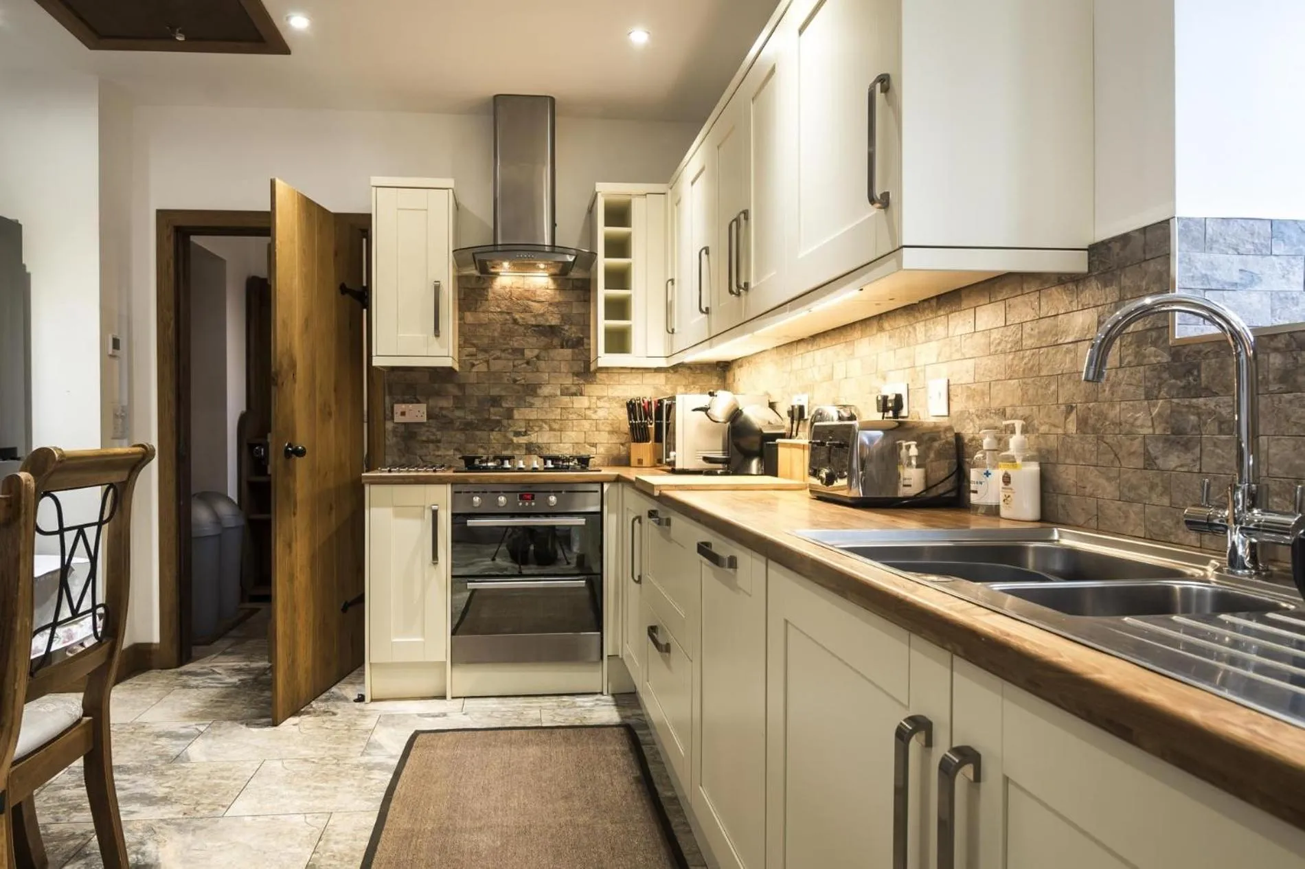 Floor plan in Orchard Cottage - Luxurious Barn Conversion - Beavers Hill