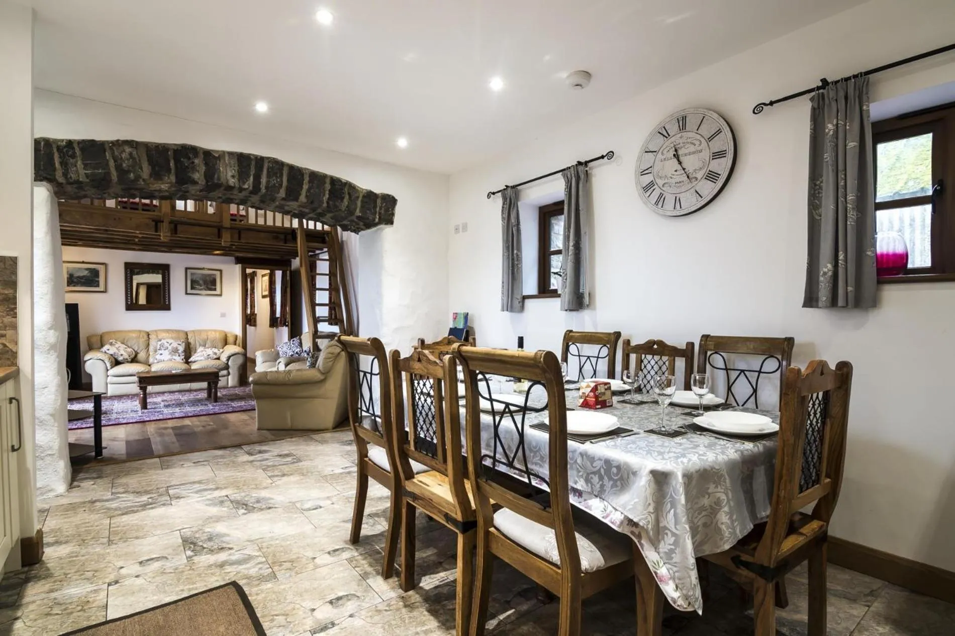 Floor plan in Orchard Cottage - Luxurious Barn Conversion - Beavers Hill