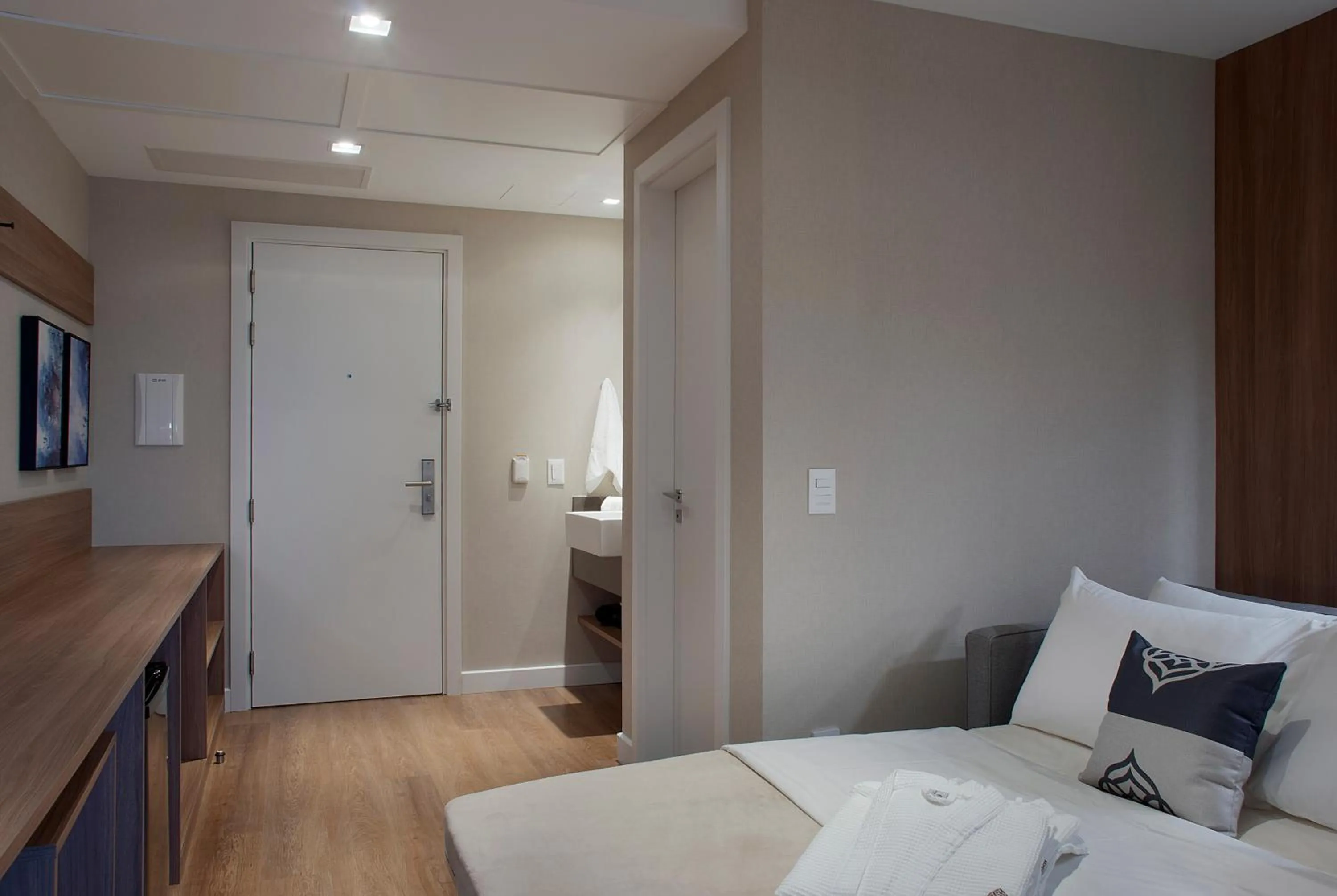 Photo of the whole room, Bed in Exclusive Gramado Hotel & Spa by Gramado Parks