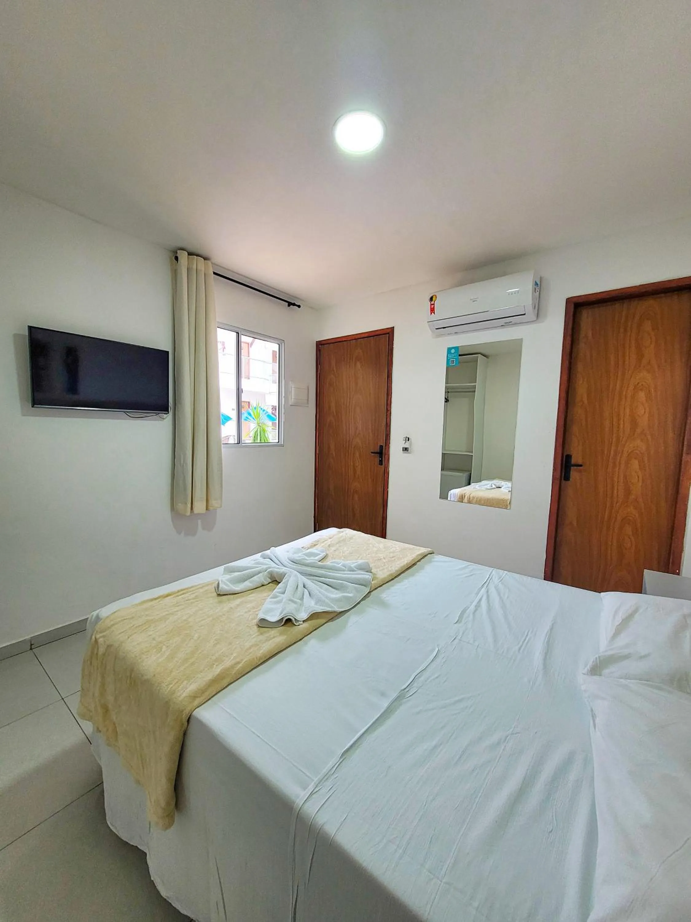 Photo of the whole room, Bed in Vila de Maré Hotel