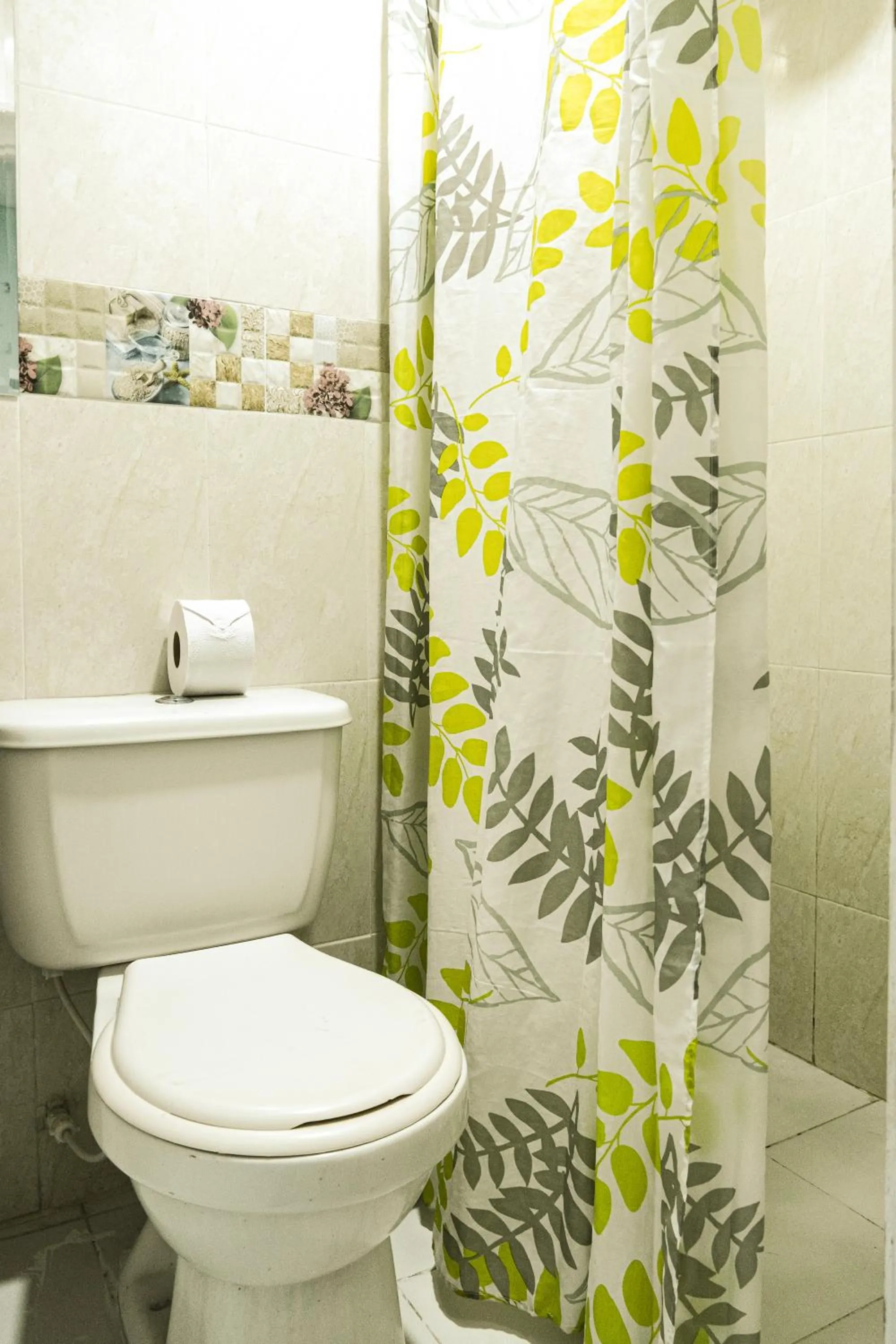 Toilet in Casa Renacer