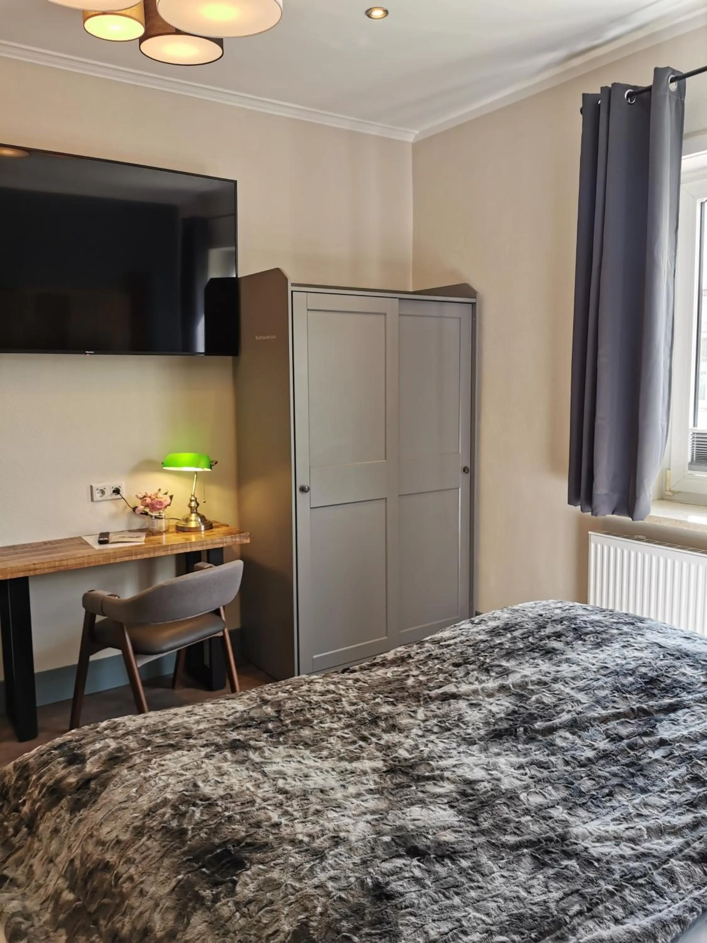 Bedroom, Bed in Hotel am Kurpark