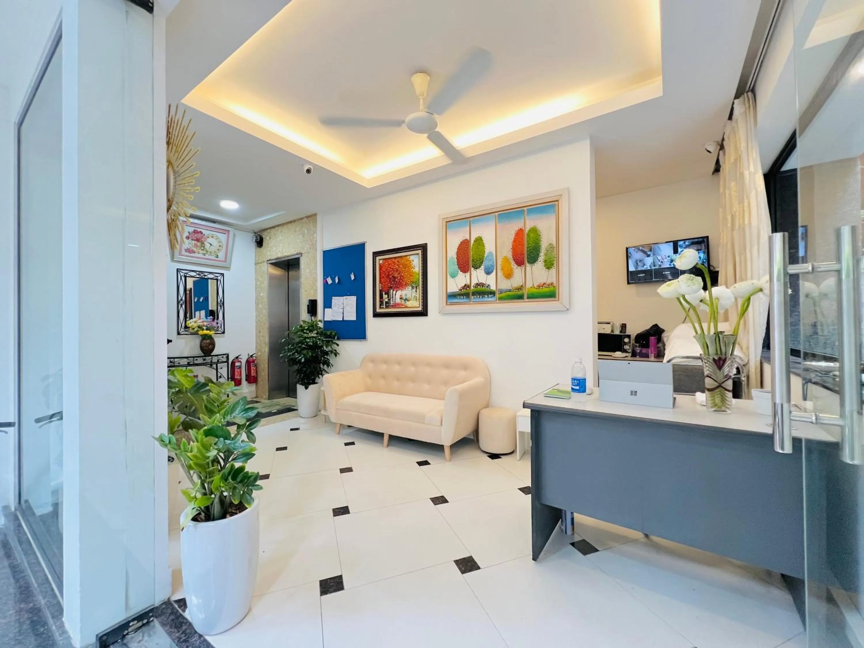 Lobby or reception, Bed in T98 Westlake Quang An - Tay ho Center Garden View Studio!