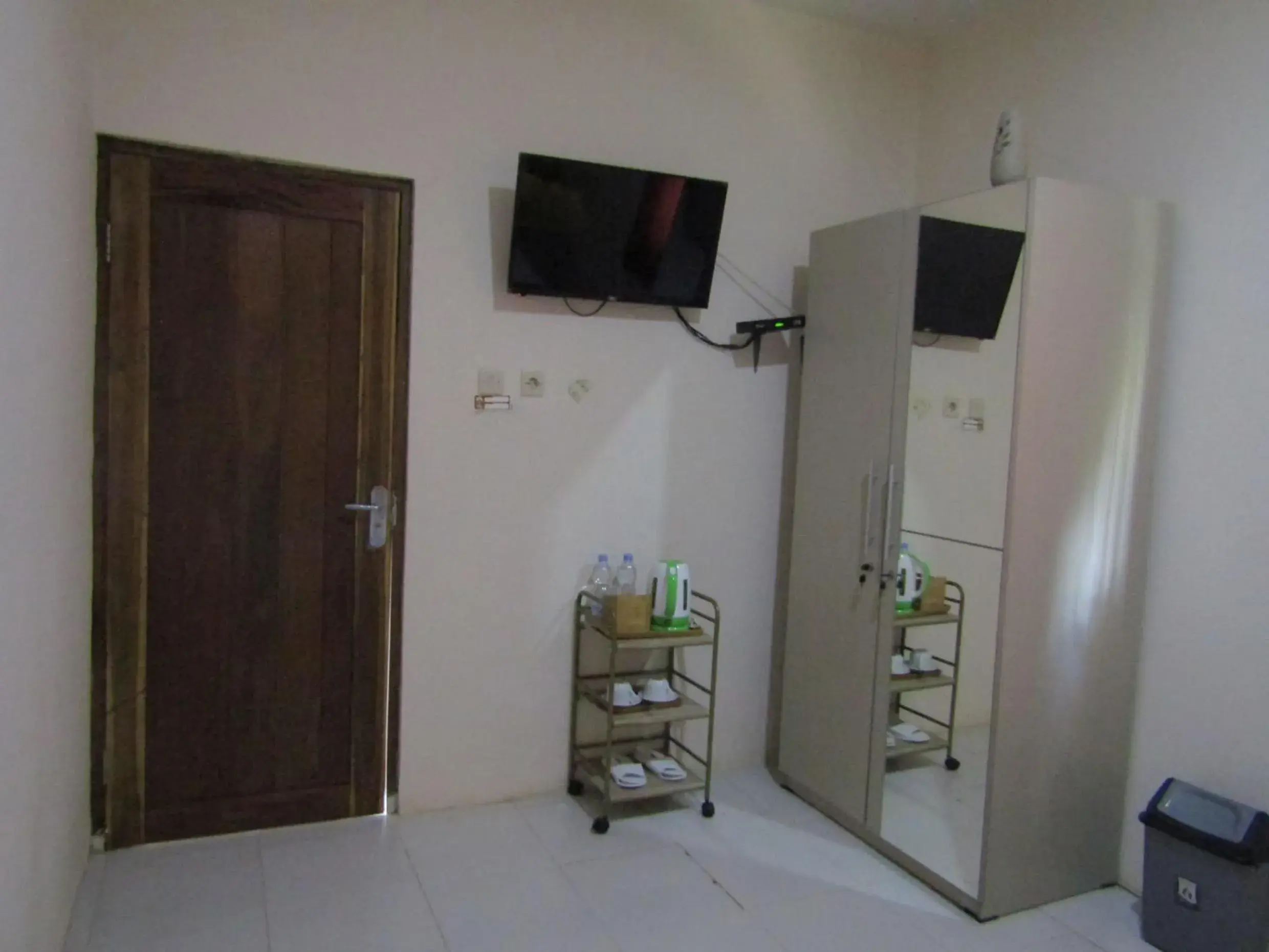 TV and multimedia in Balkondes Bumiharjo (Kampung Dolanan) TV and multimedia in Balkondes Bumiharjo (Kampung Dolanan)