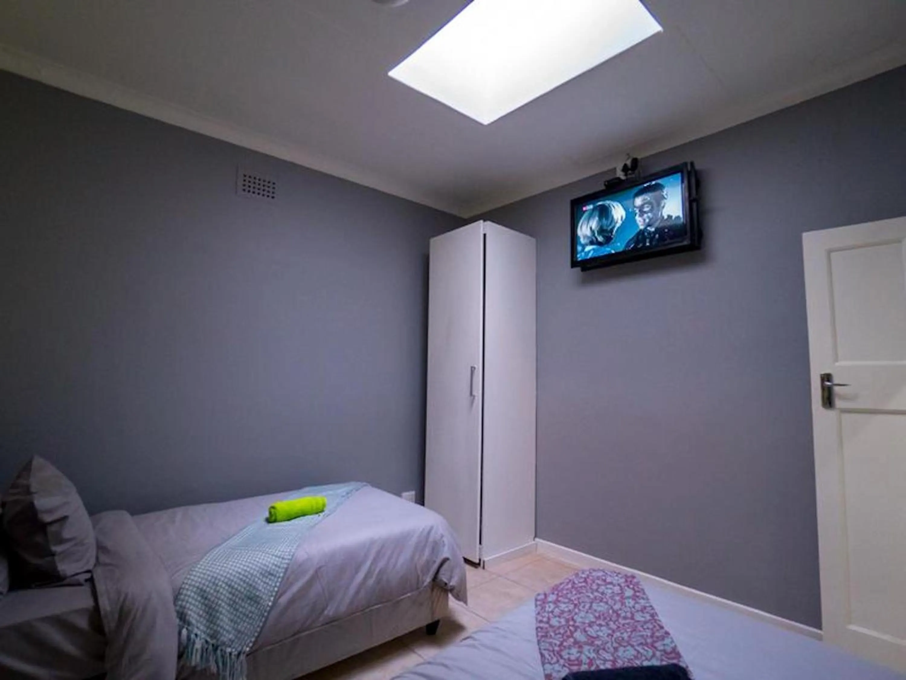 TV and multimedia, Bed in Relaxing Guest House in the Heart of Ndabeni
